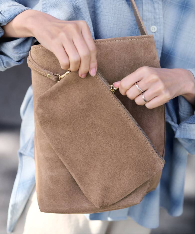 AULENTTI/オウレンティ ONE HANDLE TOTE WITH POACH（トートバッグ 
