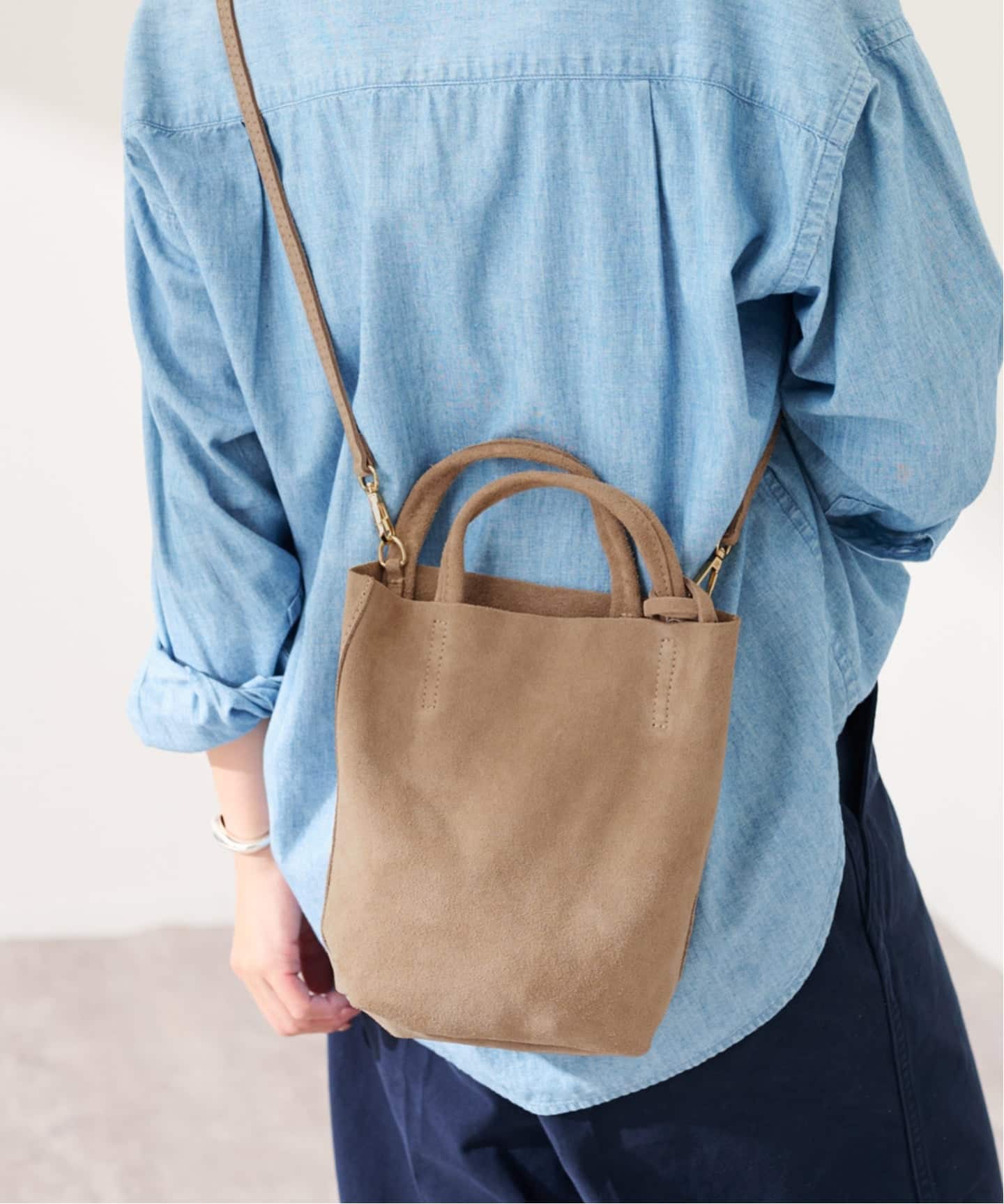 AULENTTI/オウレンティ ショルダーバッグ FRAMe WORK別注 AULENTTI /オウレンティ 別注SUEDEMINI SHOULDER TOTE バッグ