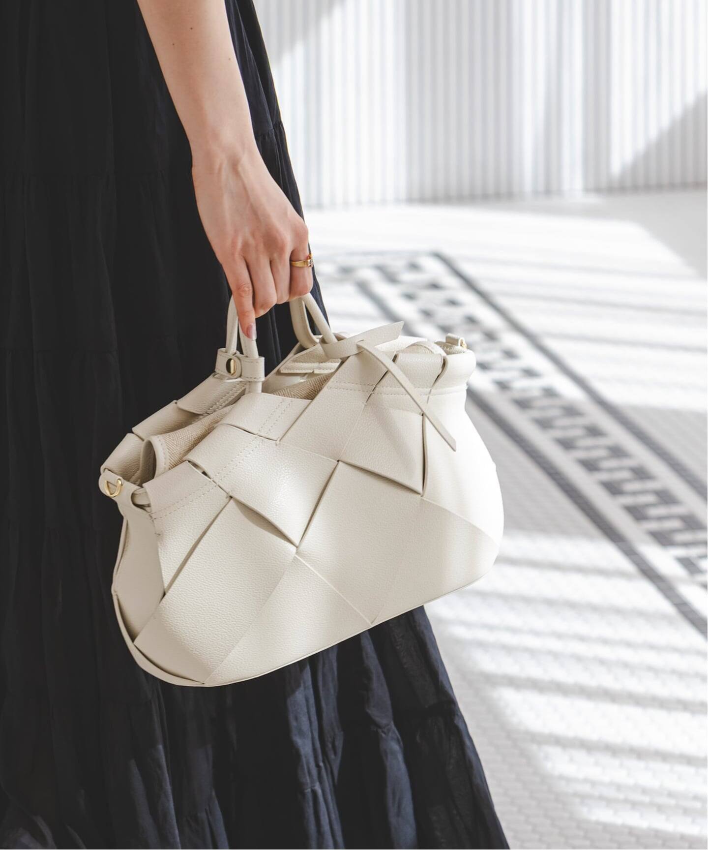 mica della valle/ミカデラヴァッレ Romana レザーメッシュバッグ 