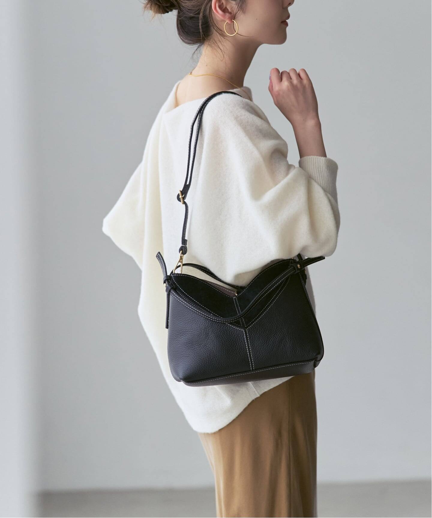 AULENTTI/オウレンティ パネルショルダーバッグ M（ショルダーバッグ 