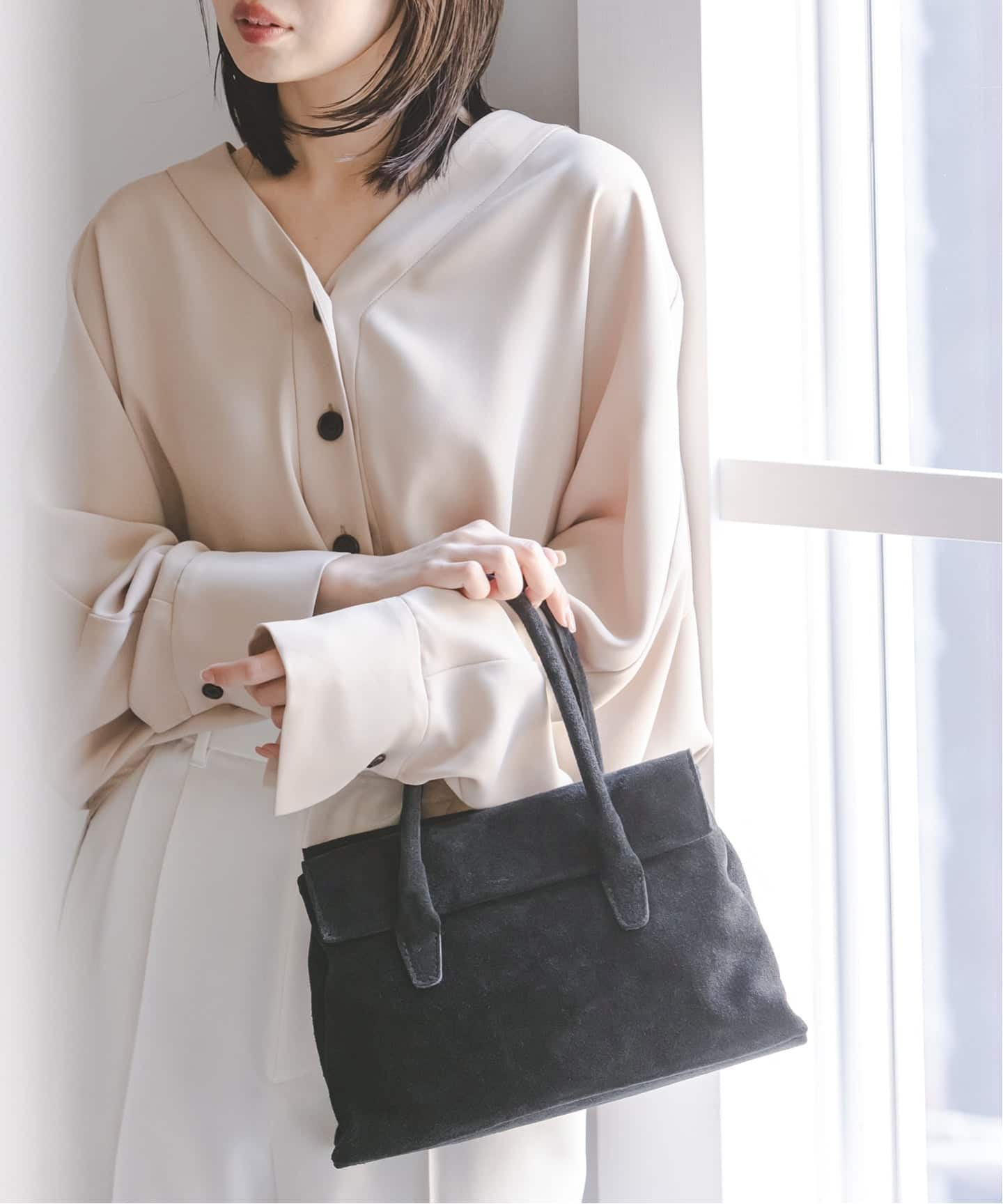 AULENTTI（オウレンティ）スエード ハンドバッグ ブラウン AULENTTI/オウレンティ スウェードフラップBAG（ハンドバッグ）｜NOBLE