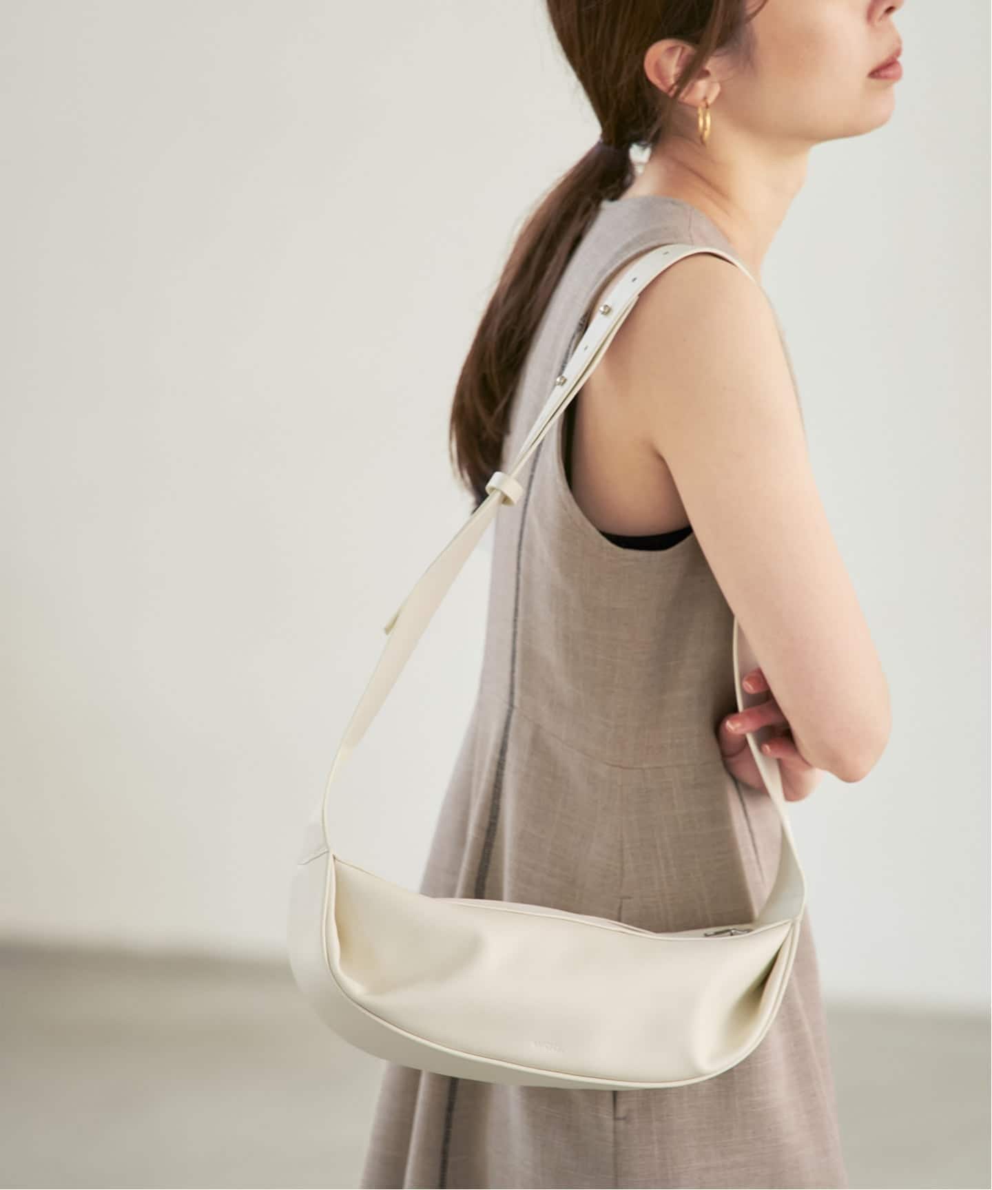 ブラックレザーショルダーバッグ　Waa Studios BÁ BAG – waa. studios