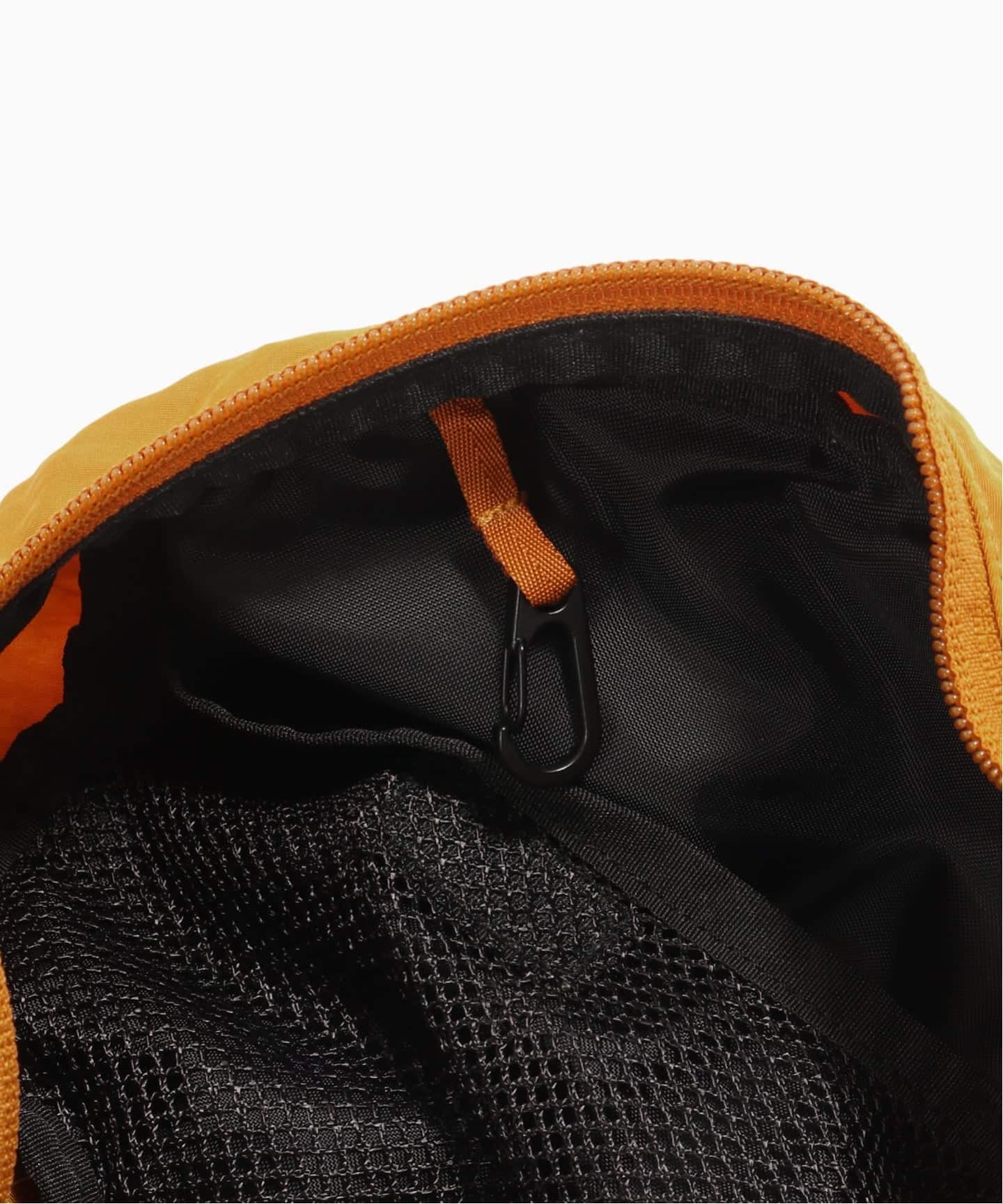 C.P.Company / シーピーカンパニー NYLON B CROSSBODY BACKPACK