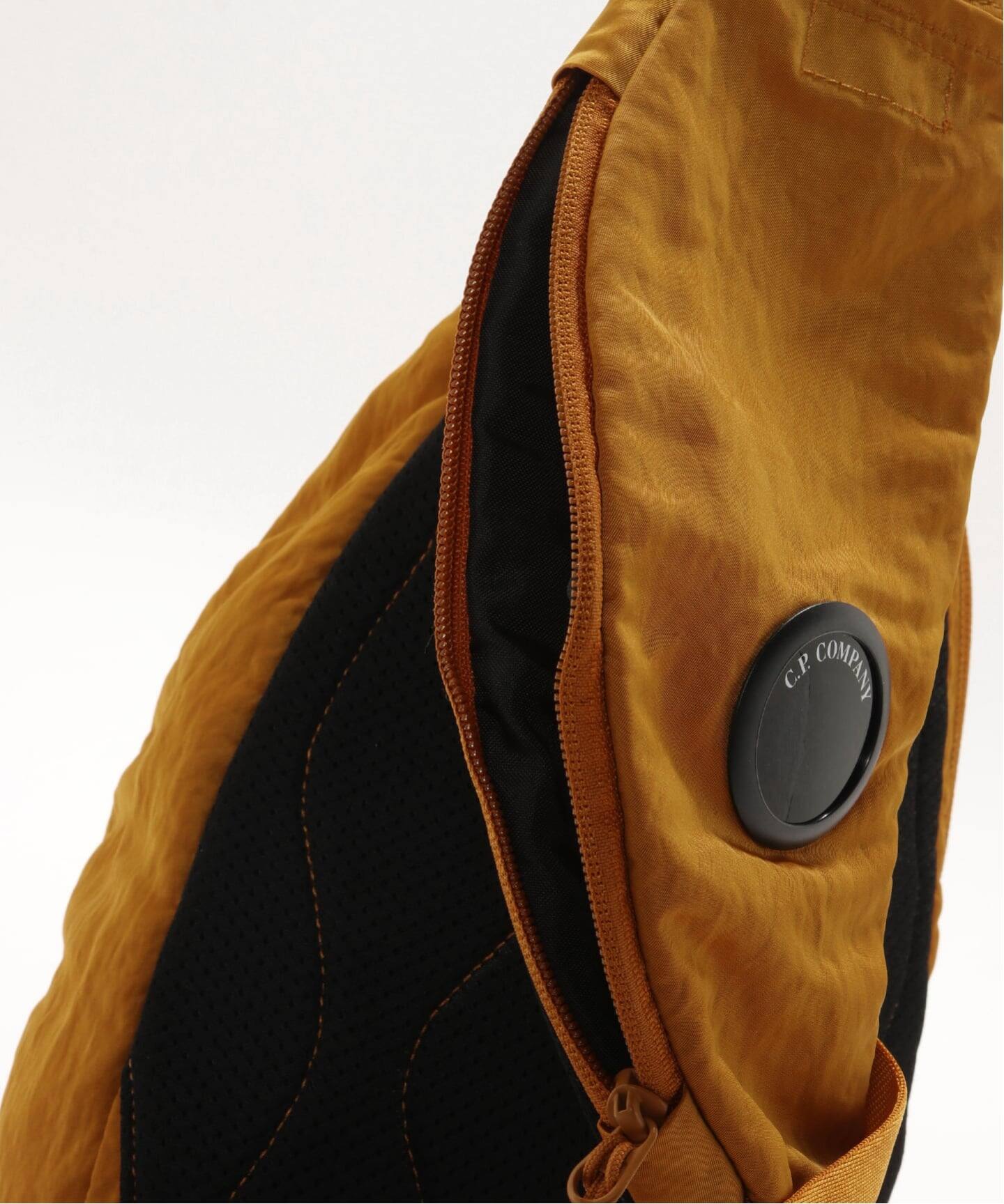 C.P.Company / シーピーカンパニー NYLON B CROSSBODY BACKPACK