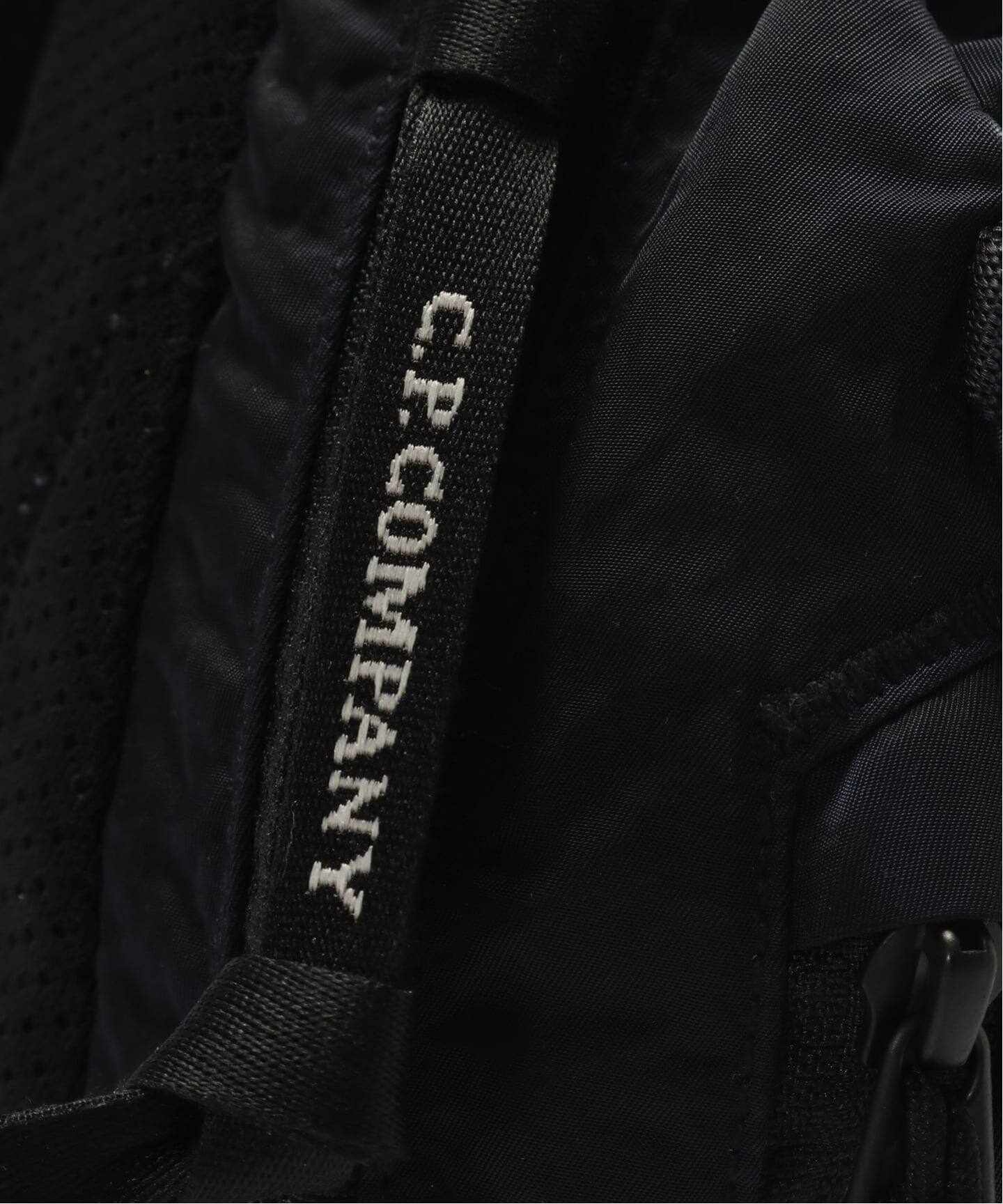 C.P.Company / シーピーカンパニー NYLON B CROSSBODY BACKPACK