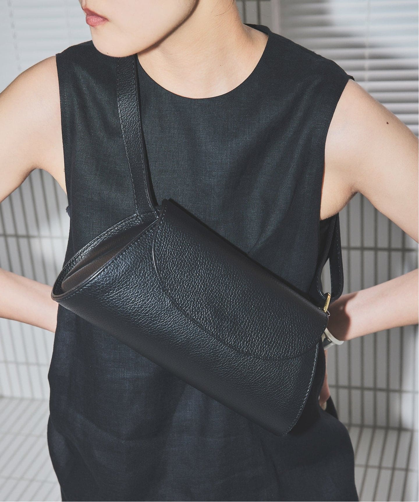 追加予約4》【AULENTTI/オウレンティ】DOLLARO ME：ショルダーバッグ