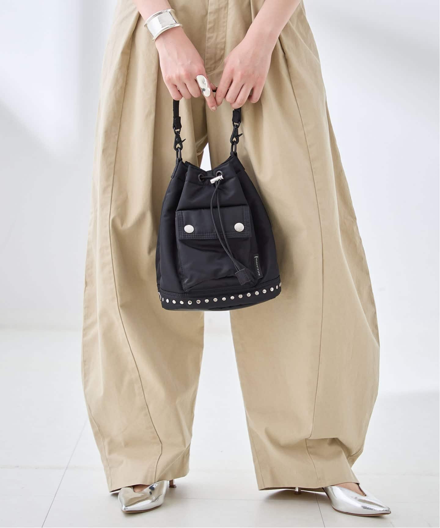 MACKINTOSH マッキントッシュ かごバッグ レザーハンドル 予約》MACKINTOSH/マッキントッシュ DRAWSTRING BUCKET STUDS バッグ