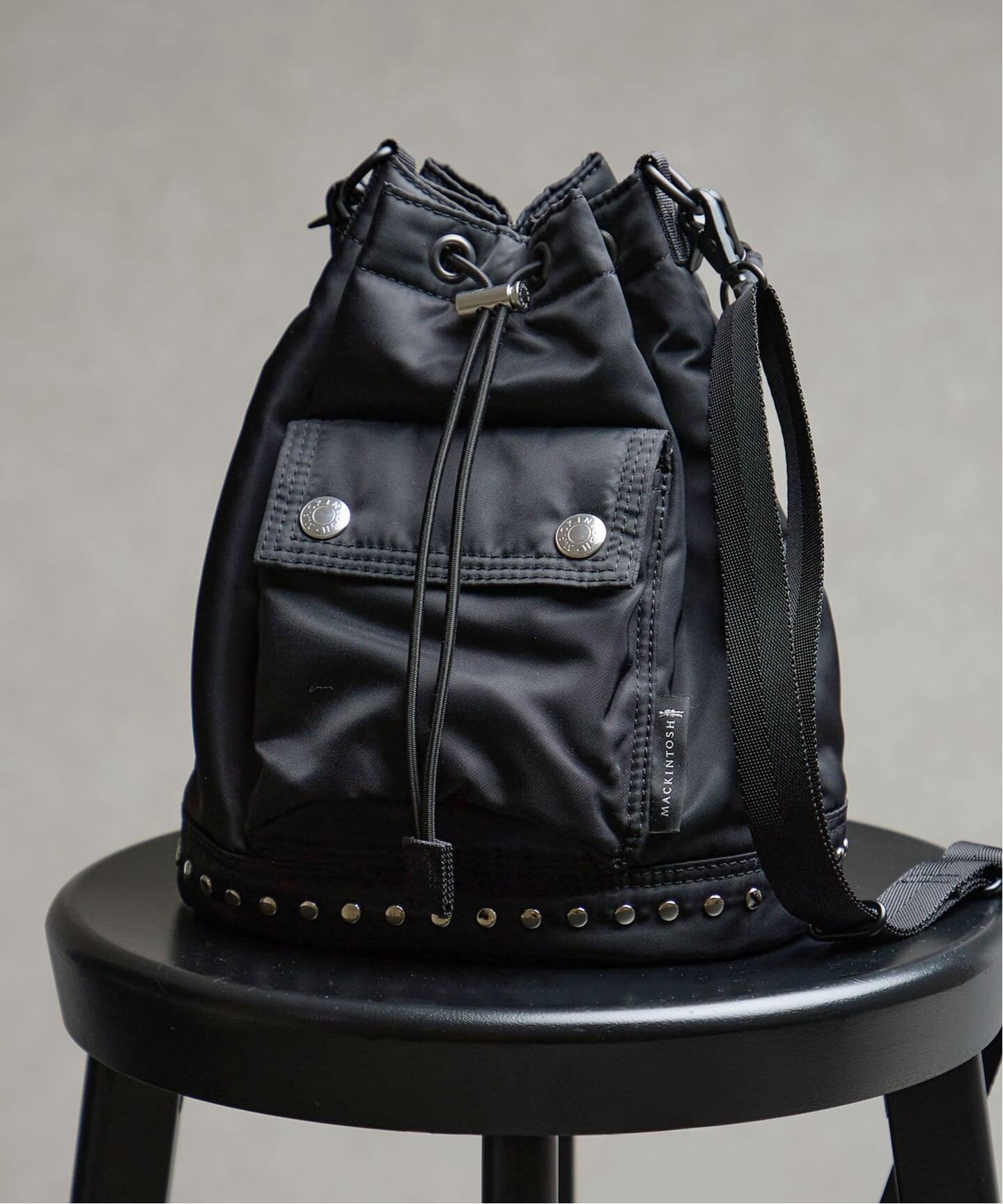 予約》MACKINTOSH/マッキントッシュ DRAWSTRING BUCKET STUDS バッグ 