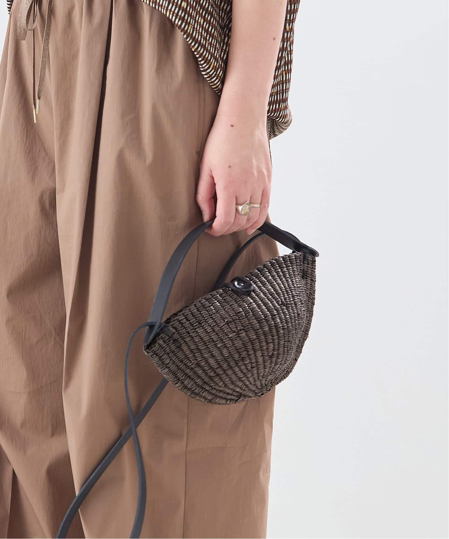 INES BRESSAND】SMALL WALNUT：ショルダーバッグ（ショルダーバッグ
