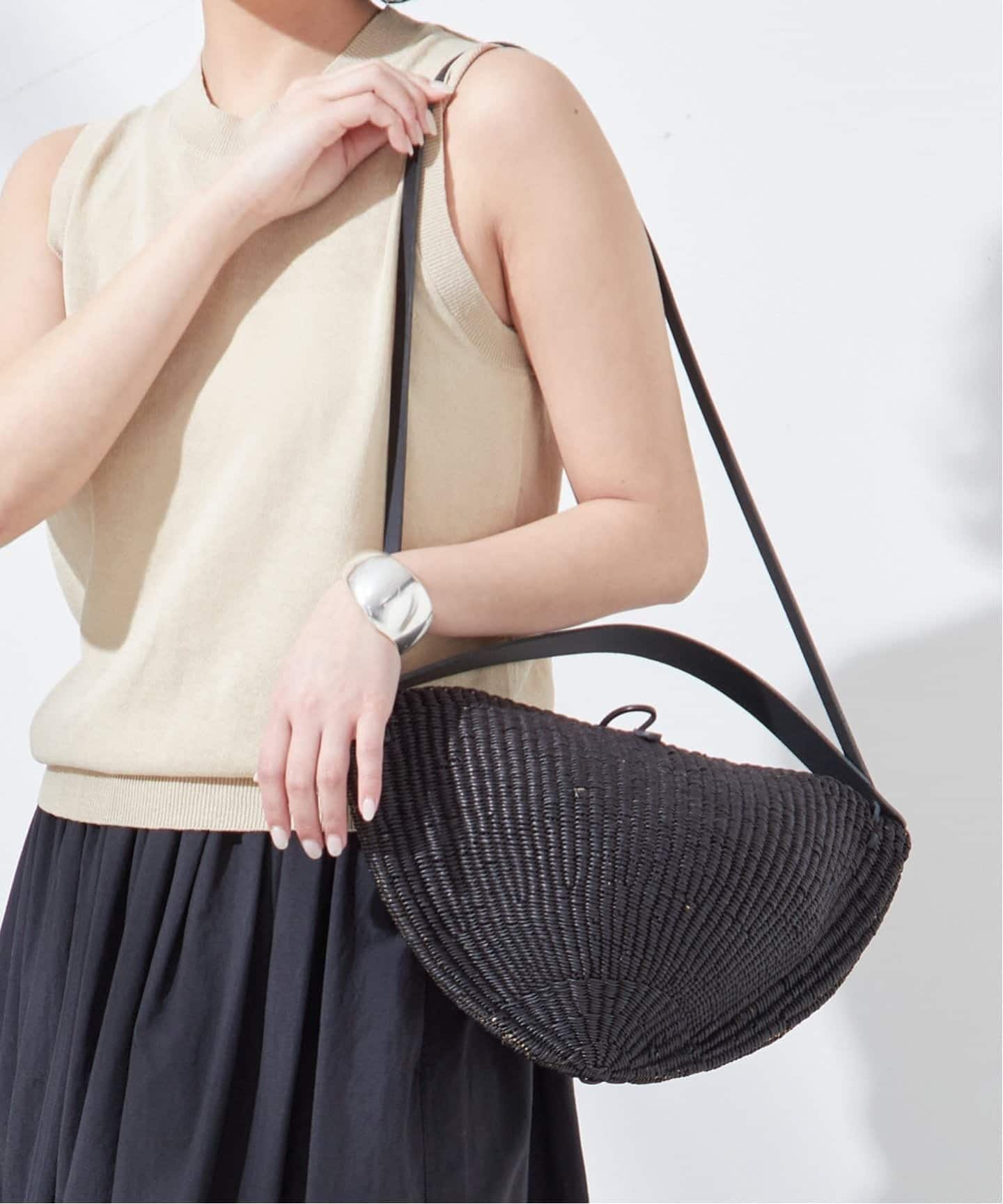 INES BRESSAND】MEDIUM WALNUTS(M)：ショルダーバッグ（ショルダー