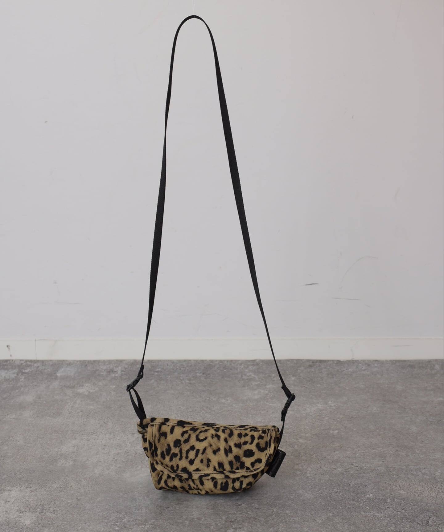 amiacalva 】 NYLON PORTABLE MESSENGER（ショルダーバッグ）｜journal 