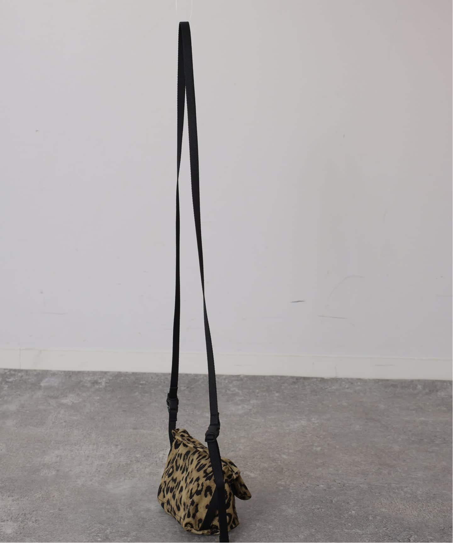 amiacalva 】 NYLON PORTABLE MESSENGER（ショルダーバッグ）｜journal