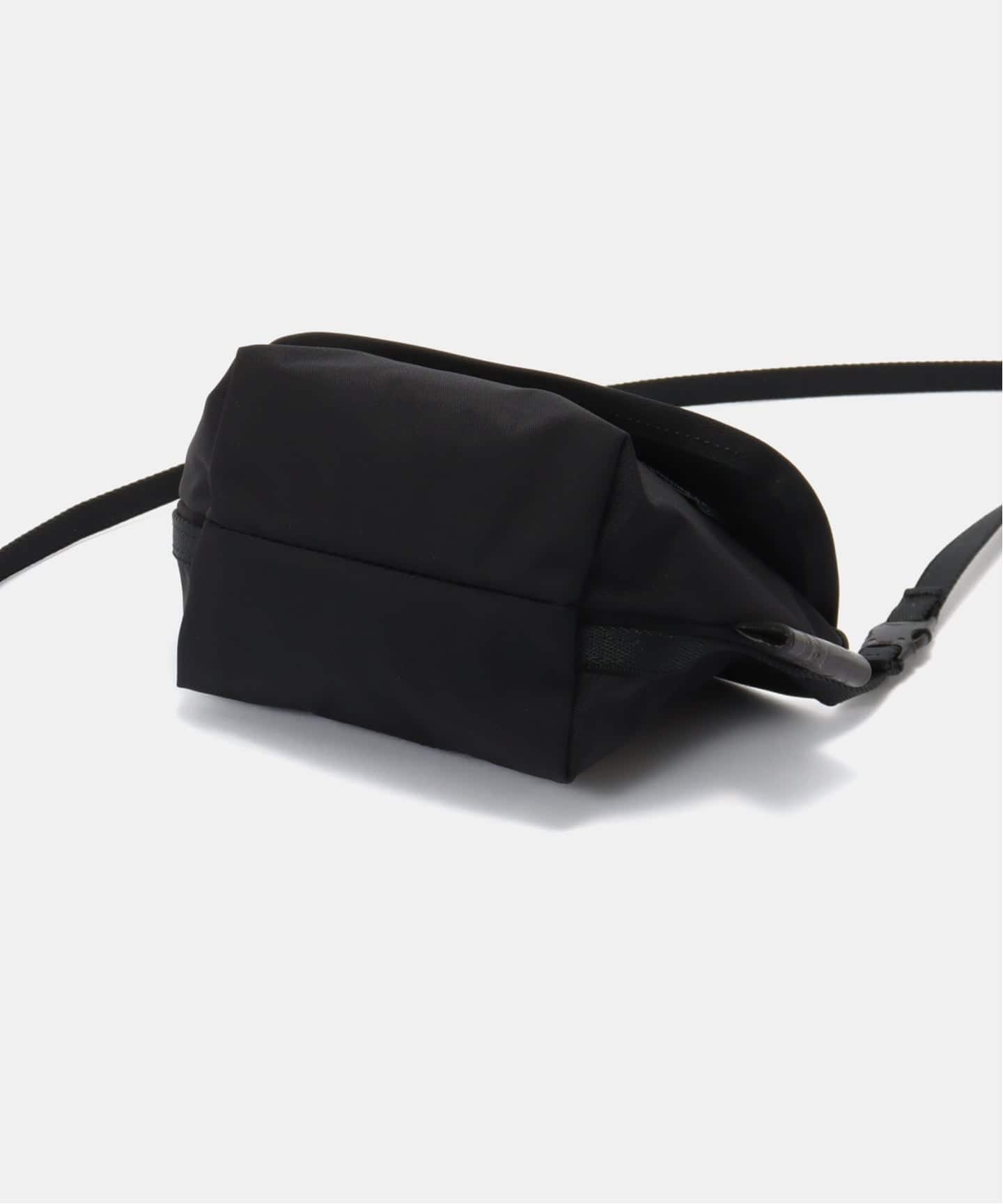 amiacalva】GABARDINE PORTABLE MESSENGER（メッセンジャーバッグ