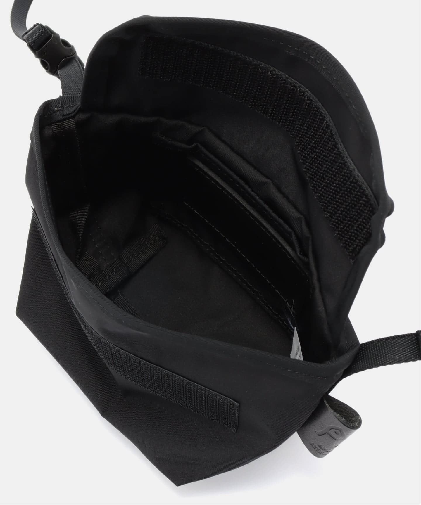 amiacalva】GABARDINE PORTABLE MESSENGER（メッセンジャーバッグ