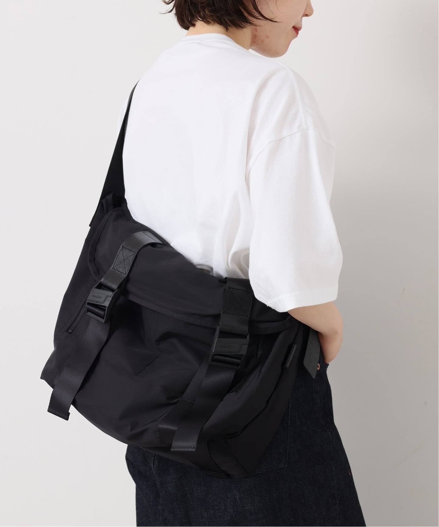 amiacalva】GABARDINE MESSENGER BACK(M)（メッセンジャーバッグ