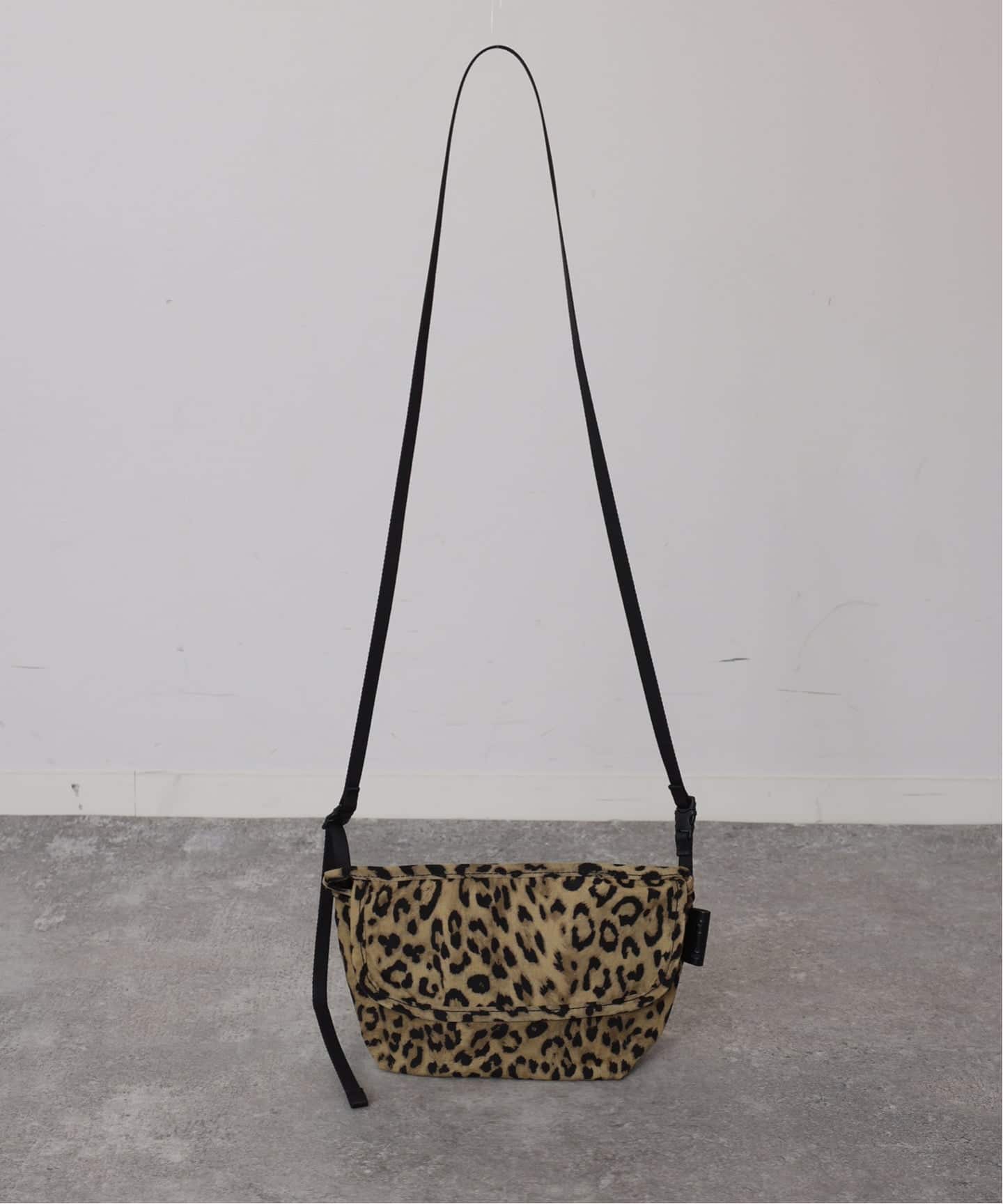 amiacalva 】 NYLON PORTABLE MESSENGER(M)（ショルダーバッグ