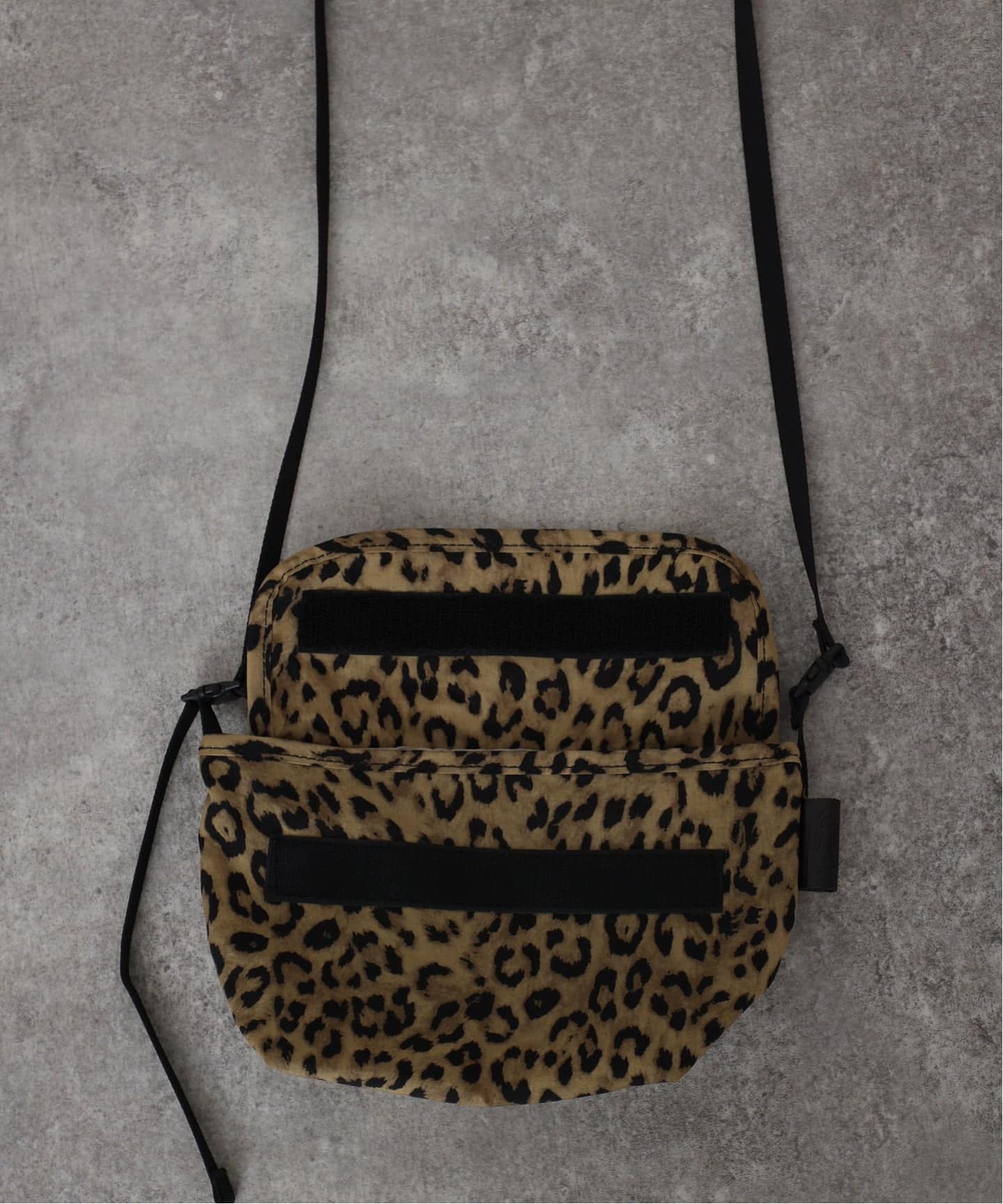amiacalva 】 NYLON PORTABLE MESSENGER(M)（ショルダーバッグ