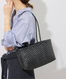 《予約》【NHE/ニエ】NGANG LONG HAND：かごバッグ