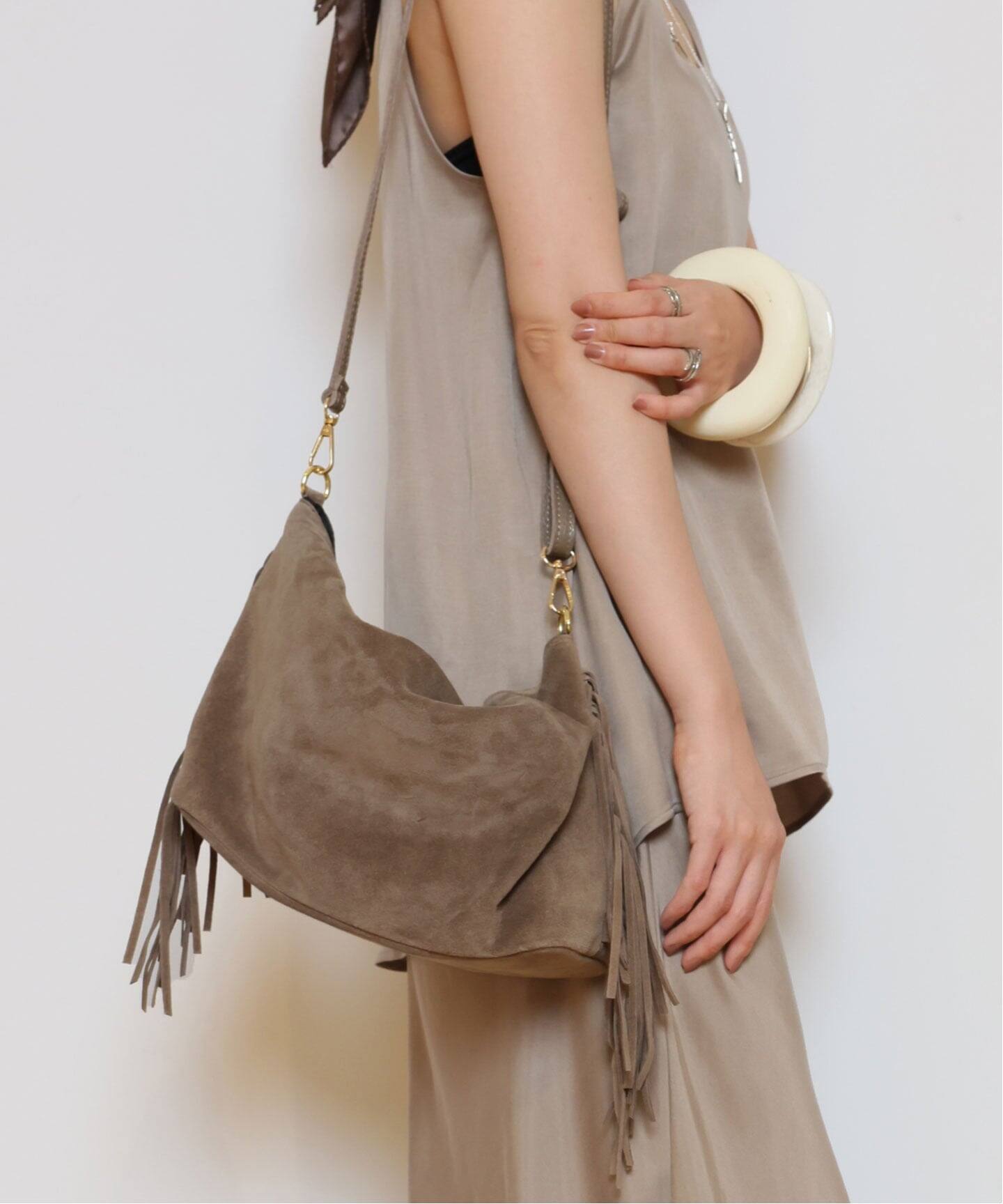 AULENTTI/オウレンティ】SUEDE FRINGE RING バッグ（ショルダーバッグ 