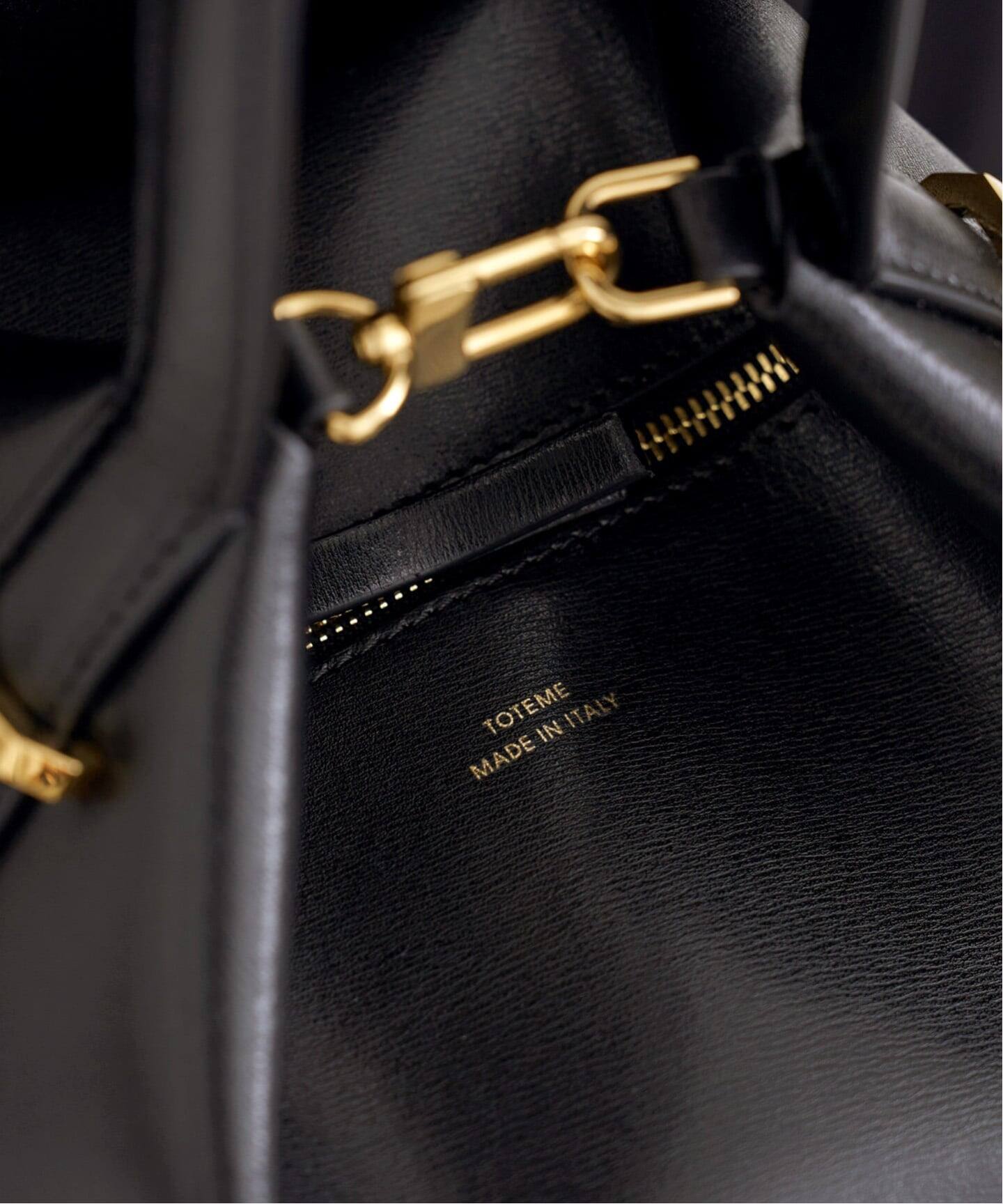 TOTEME/トーテム】 BEVEL BAG（その他バッグ）｜L'Appartement