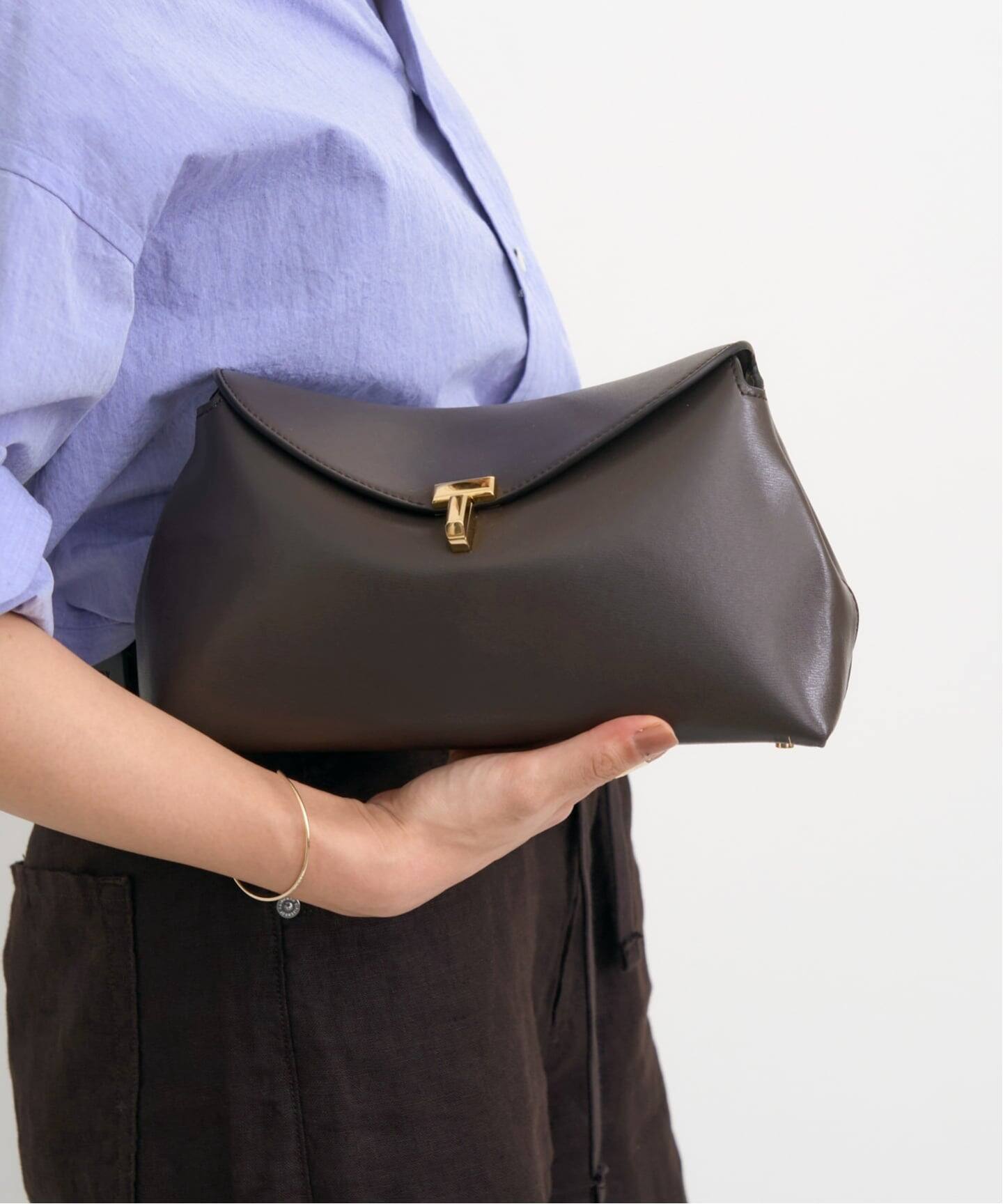 TOTEME/トーテム】 T LOCK CLUTCH（クラッチバッグ）｜L