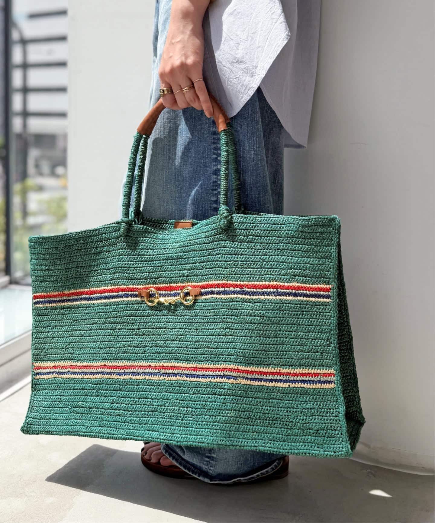 アパルトモン購入 アーポワンウテセ 24SS ラフィアバッグ A POINT/アーポワン】 BEACH RAFFIA TOTE（かごバッグ）｜L