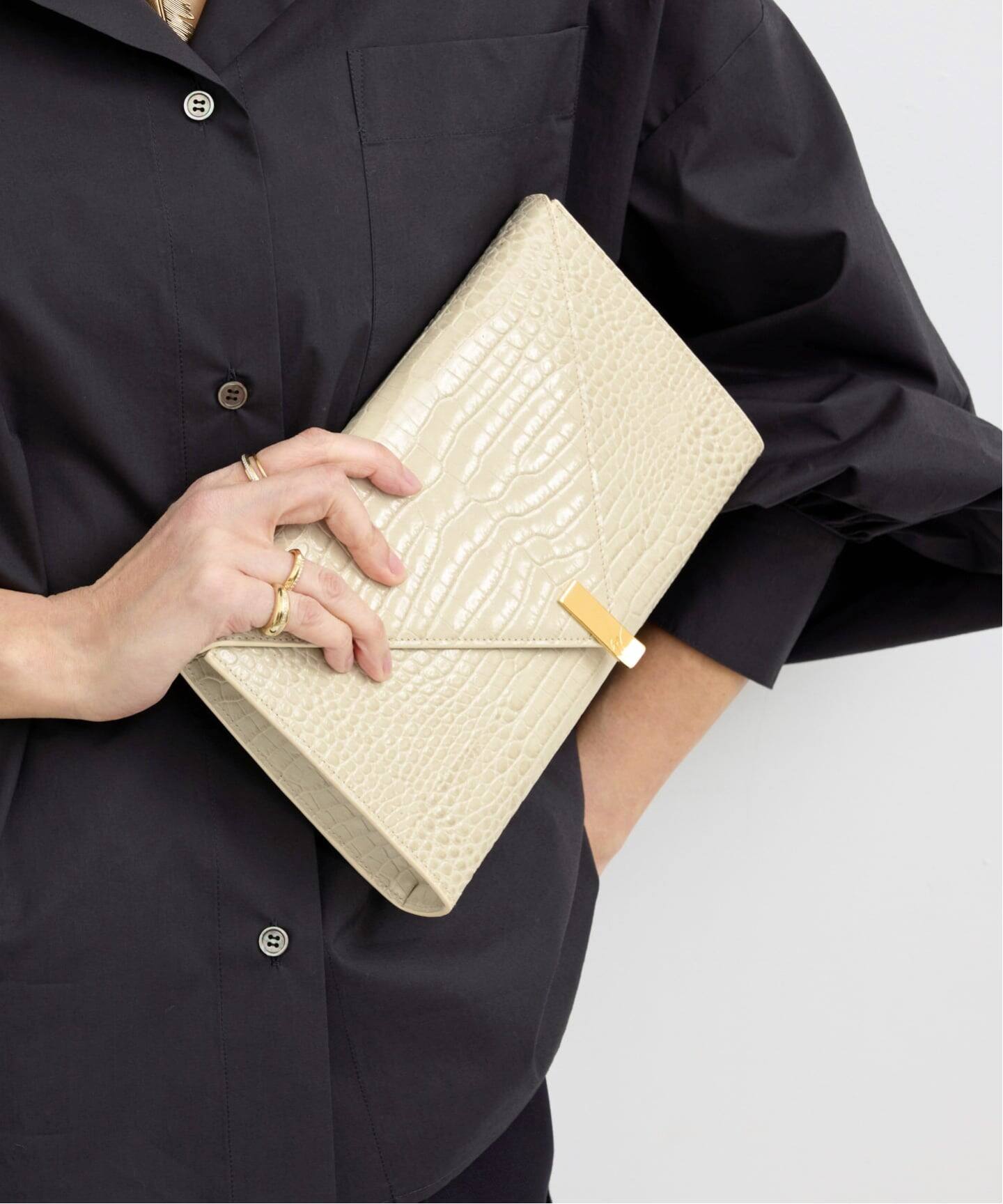 L'Appartement  TOMASINI チェーンツキBAG Olive Croc Lyla Leather Bucket Bag | Women's Handbags | J.McLaughlin