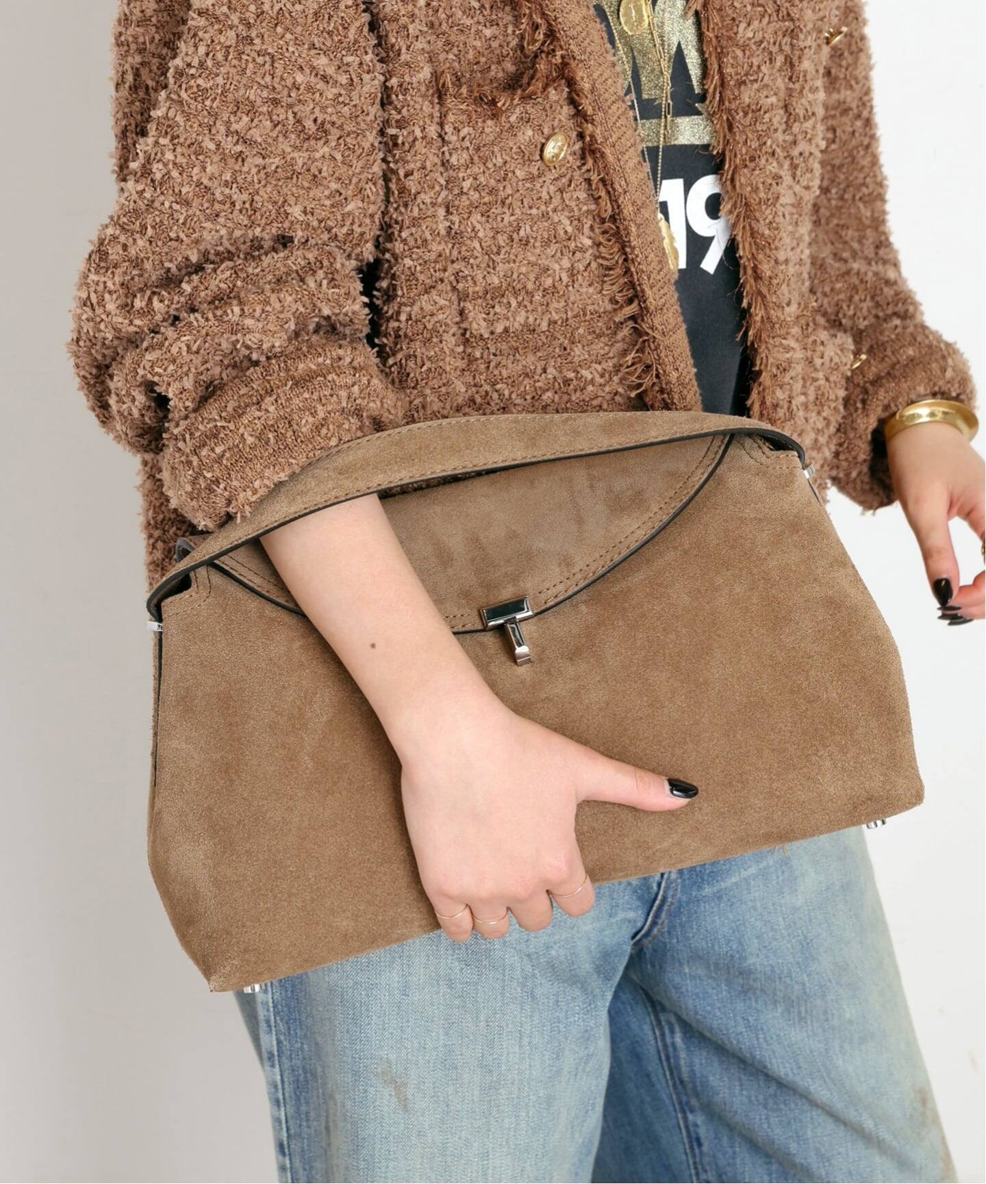 TOTEME/トーテム】T-lock suede top handle（ハンドバッグ）｜AP