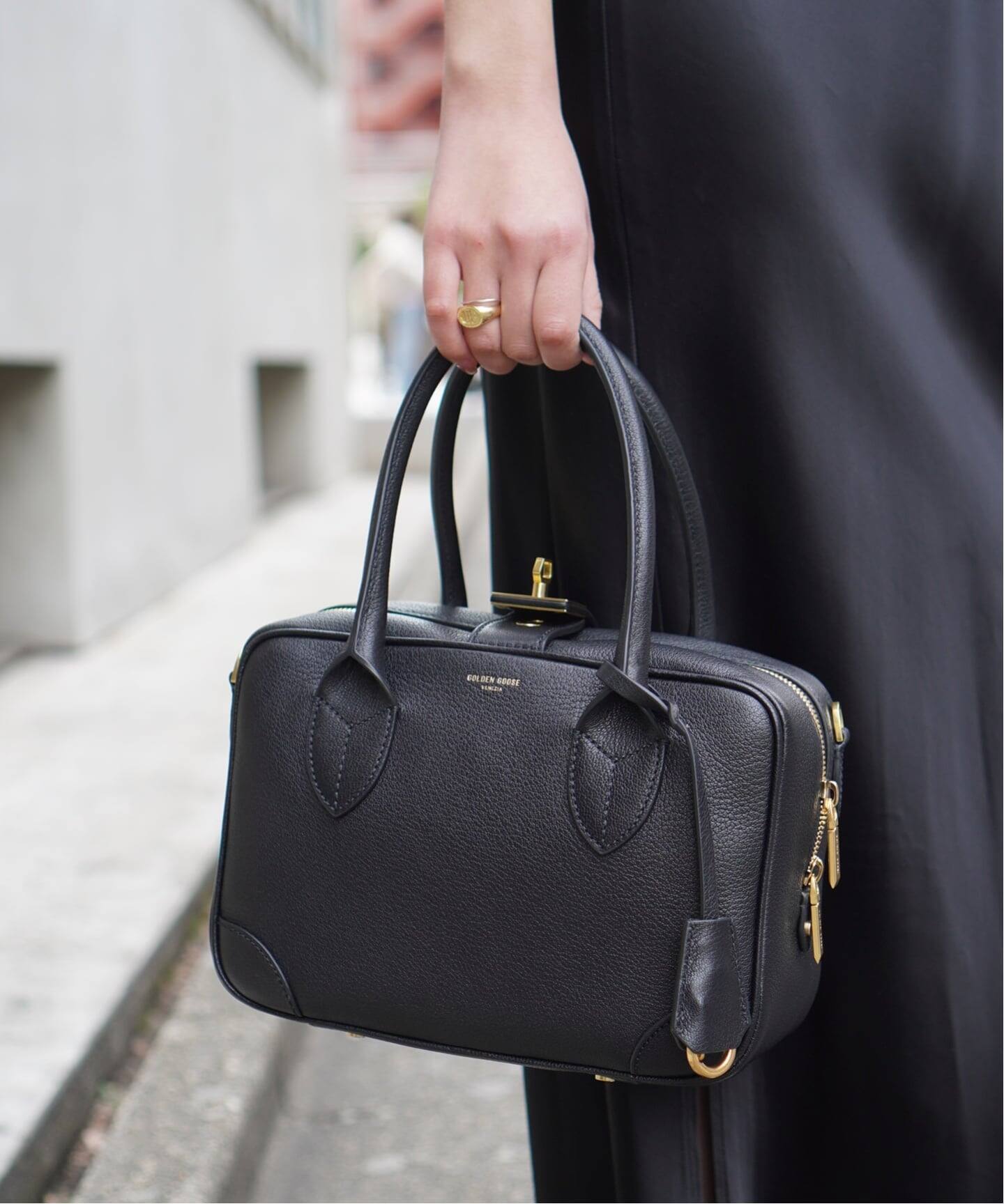 GOLDEN GOOSE / ゴールデングース】VITA BAG(Black)（ハンドバッグ