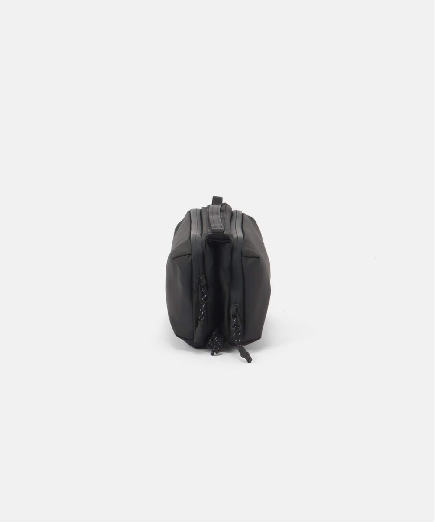 Topologie The Bag トポロジー ショルダーバッグ ブラック Topologie/トポロジー】Bottle sacoche black（ショルダーバッグ）｜AP