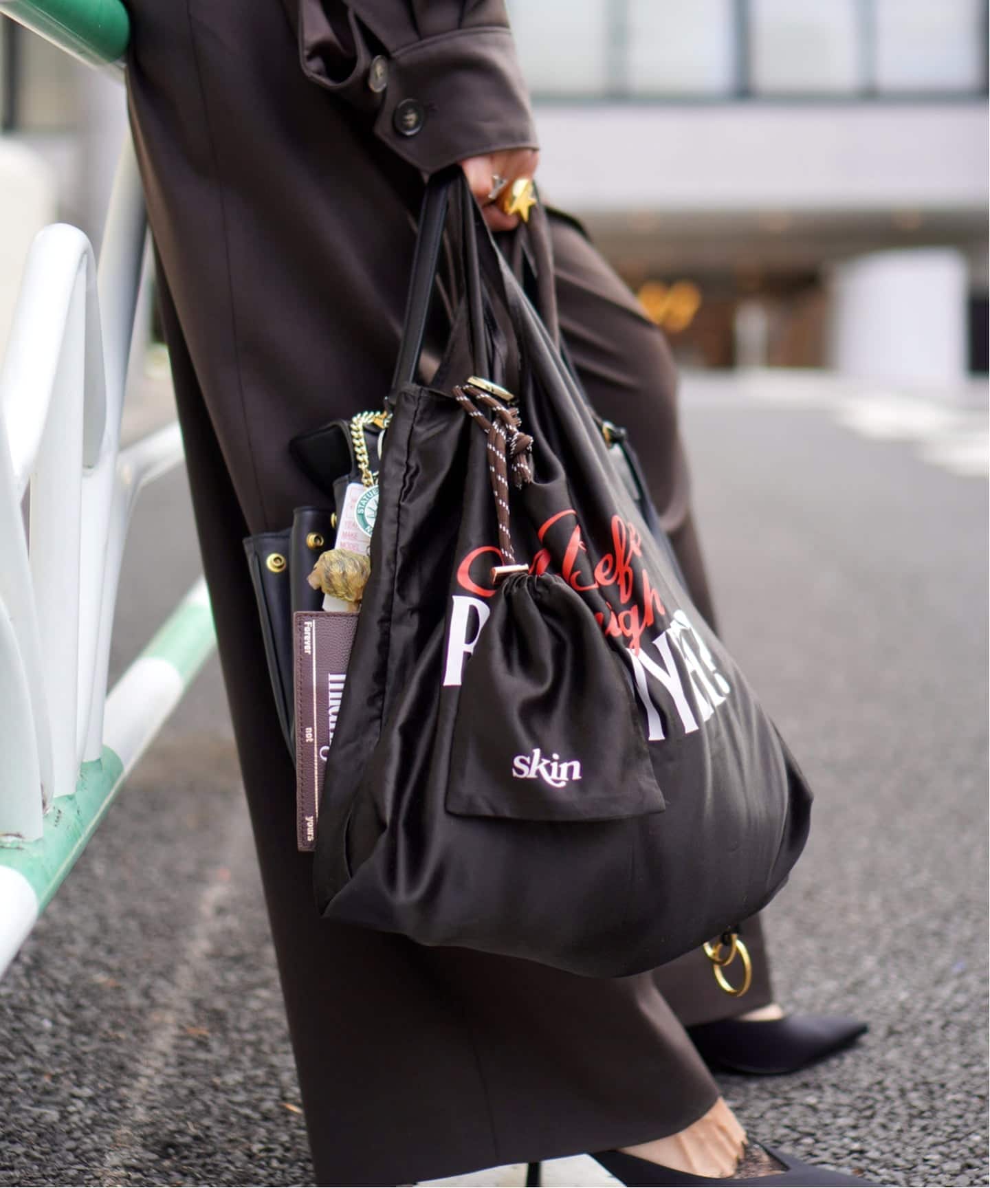 はぐ❁⃘*.゜(SKIN/ スキン) Reversible Bag ブラウン SKIN/スキン】Reversible Bag（トートバッグ）｜AP STUDIO（エーピー