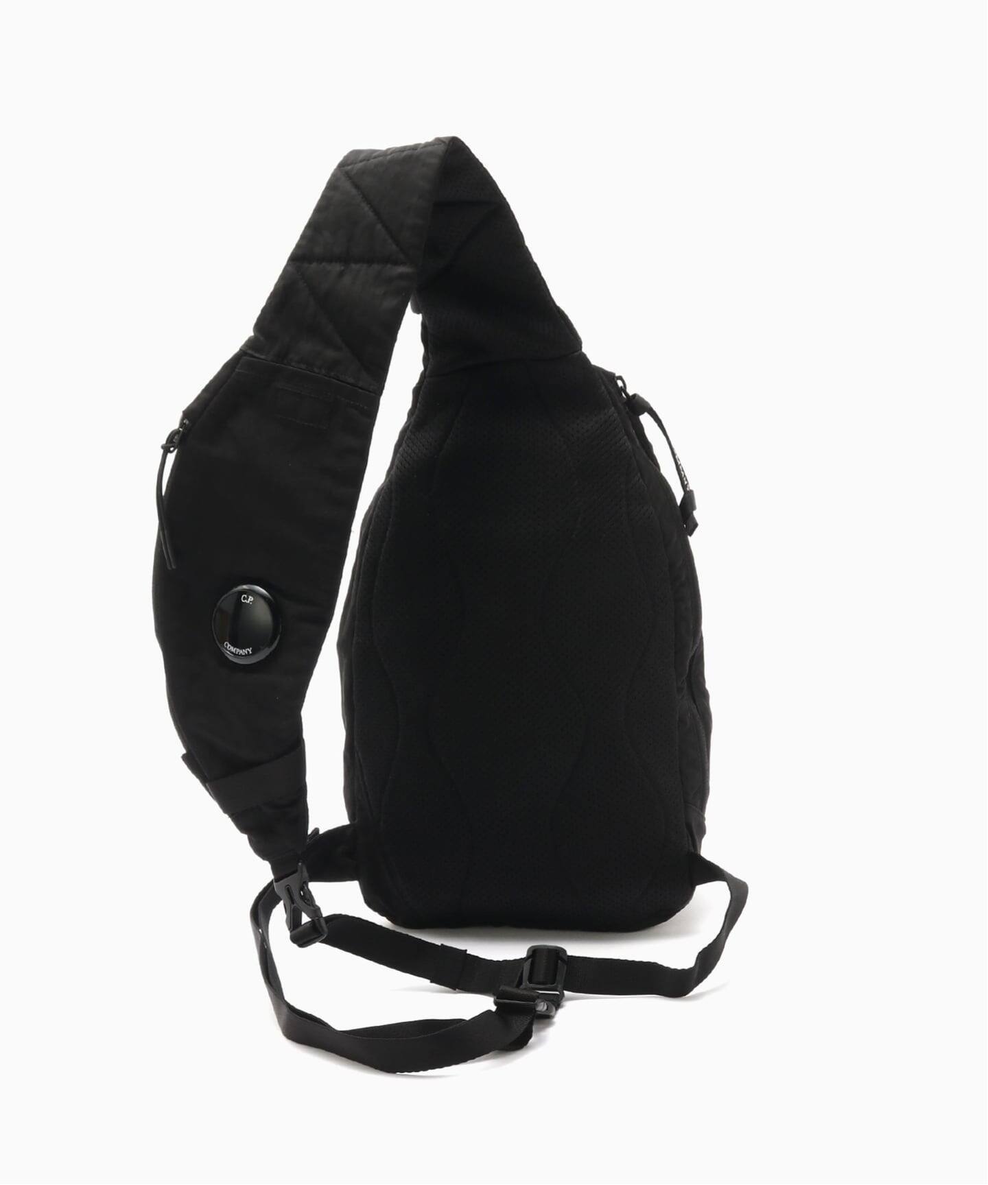 C.P. Company / シーピーカンパニー NYLON B CROSSBODY BACKPACK