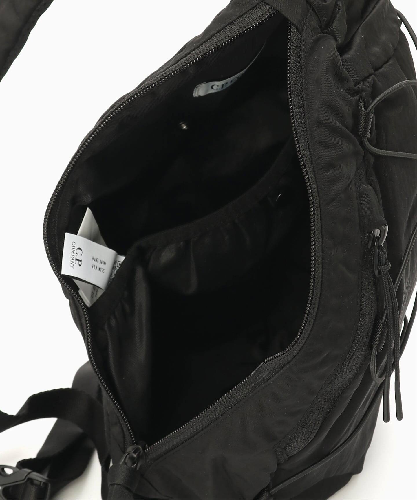 C.P. Company / シーピーカンパニー NYLON B CROSSBODY BACKPACK