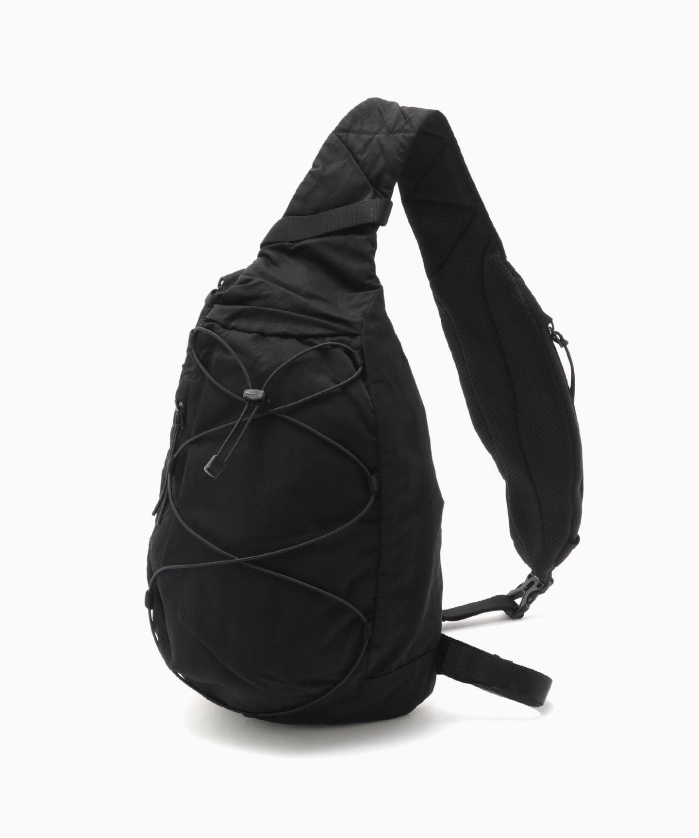 C.P. Company / シーピーカンパニー NYLON B CROSSBODY BACKPACK