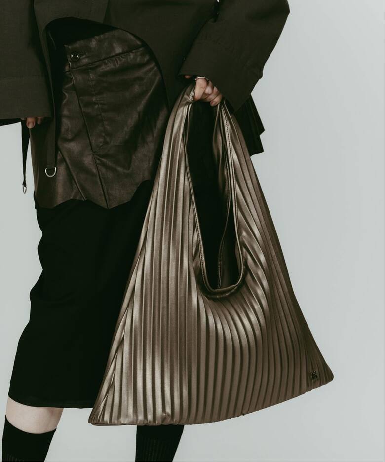 Knuth Marf/クヌースマーフ leather pleats bag（ショルダーバッグ 