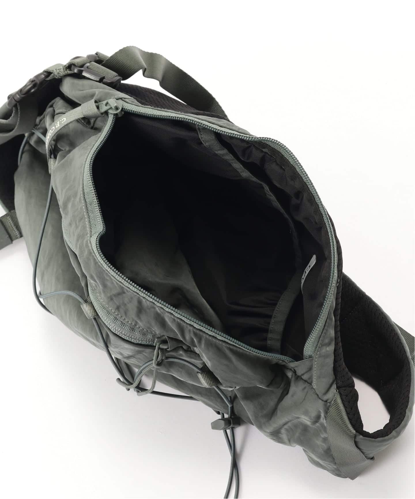 C.P.Company / シーピーカンパニー NYLON B LENS CROSSBODY RUCK