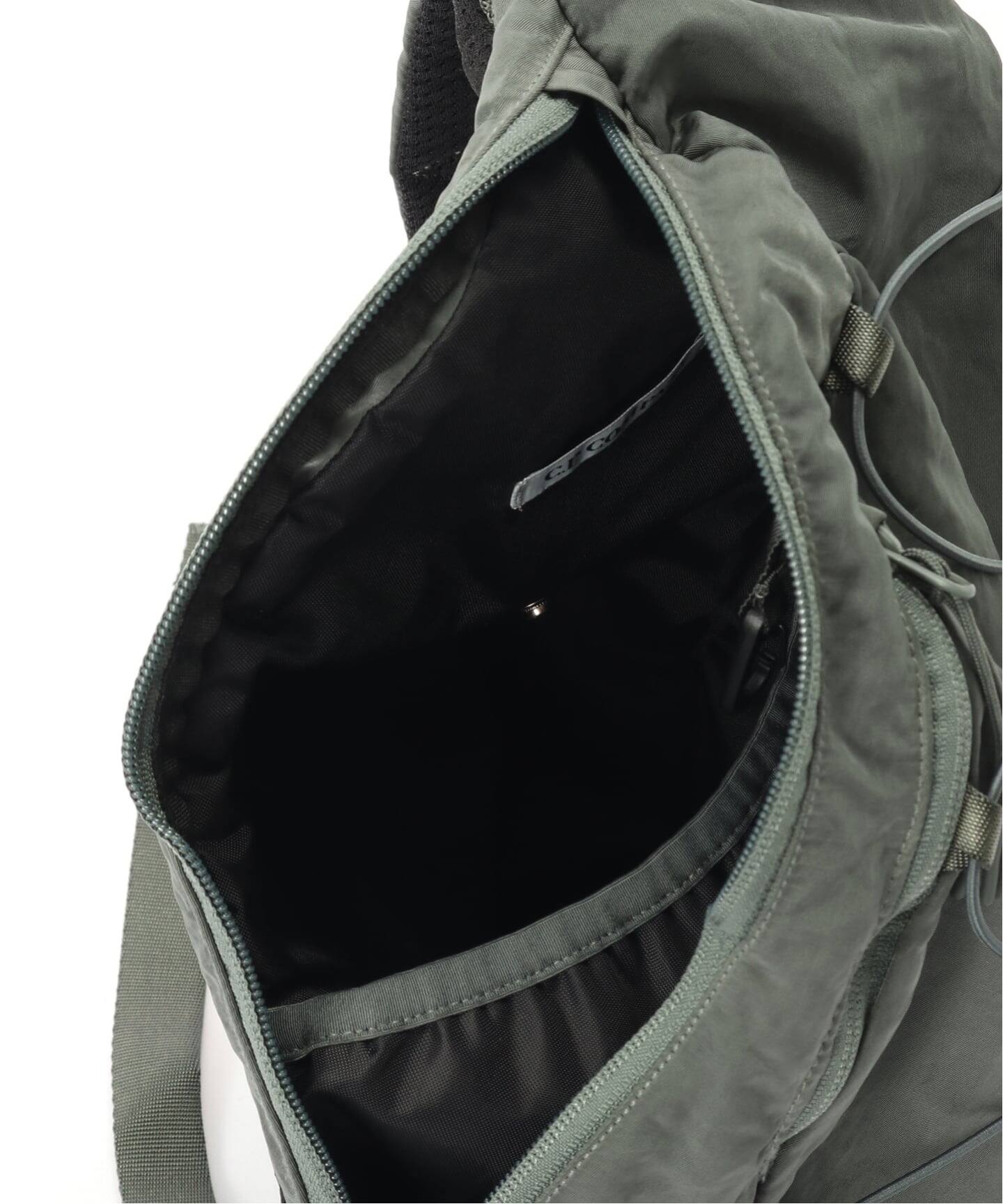 C.P.Company / シーピーカンパニー NYLON B LENS CROSSBODY RUCK