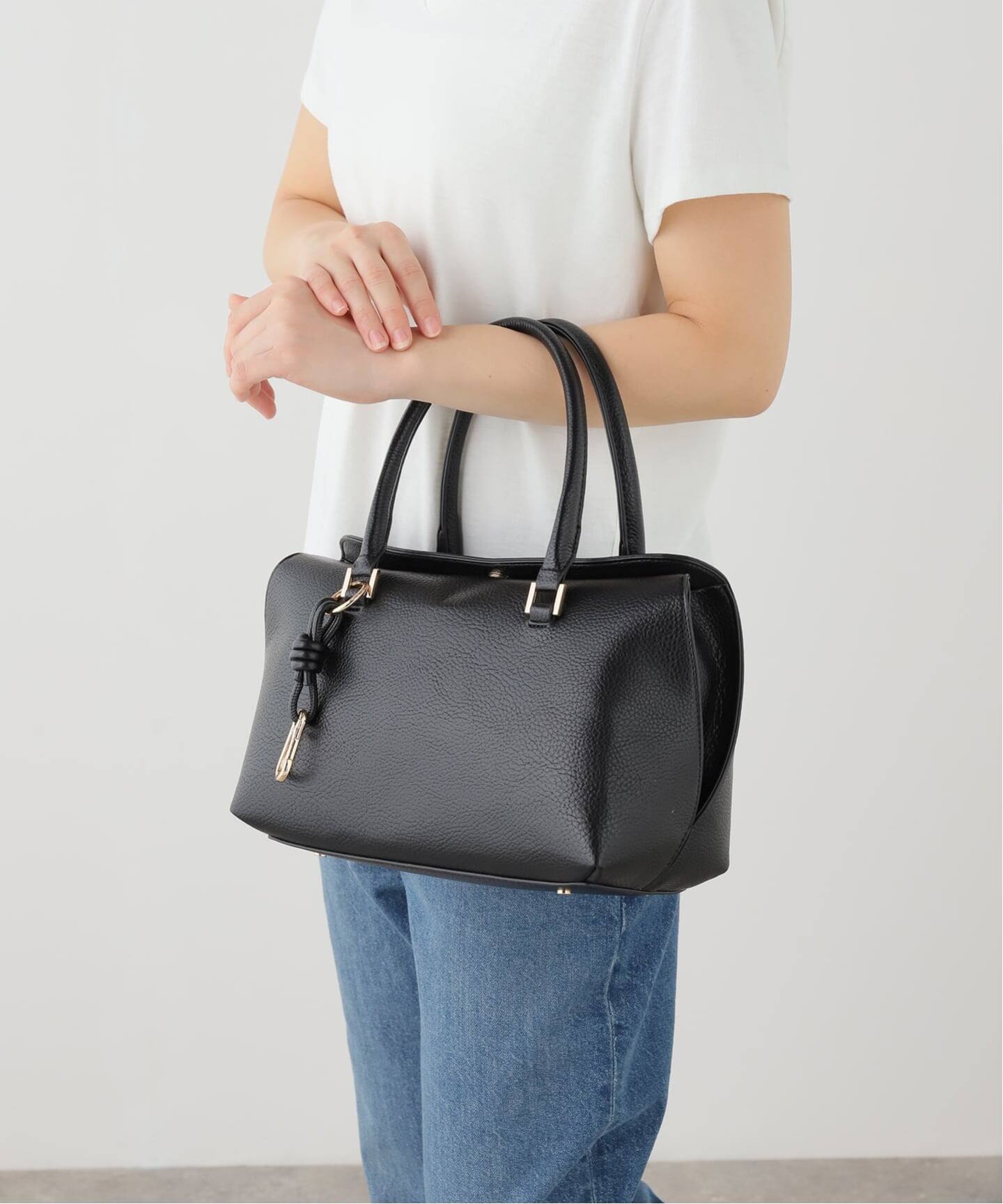 cachecache/カシュカシュ チャームツキフラップボストンバッグ