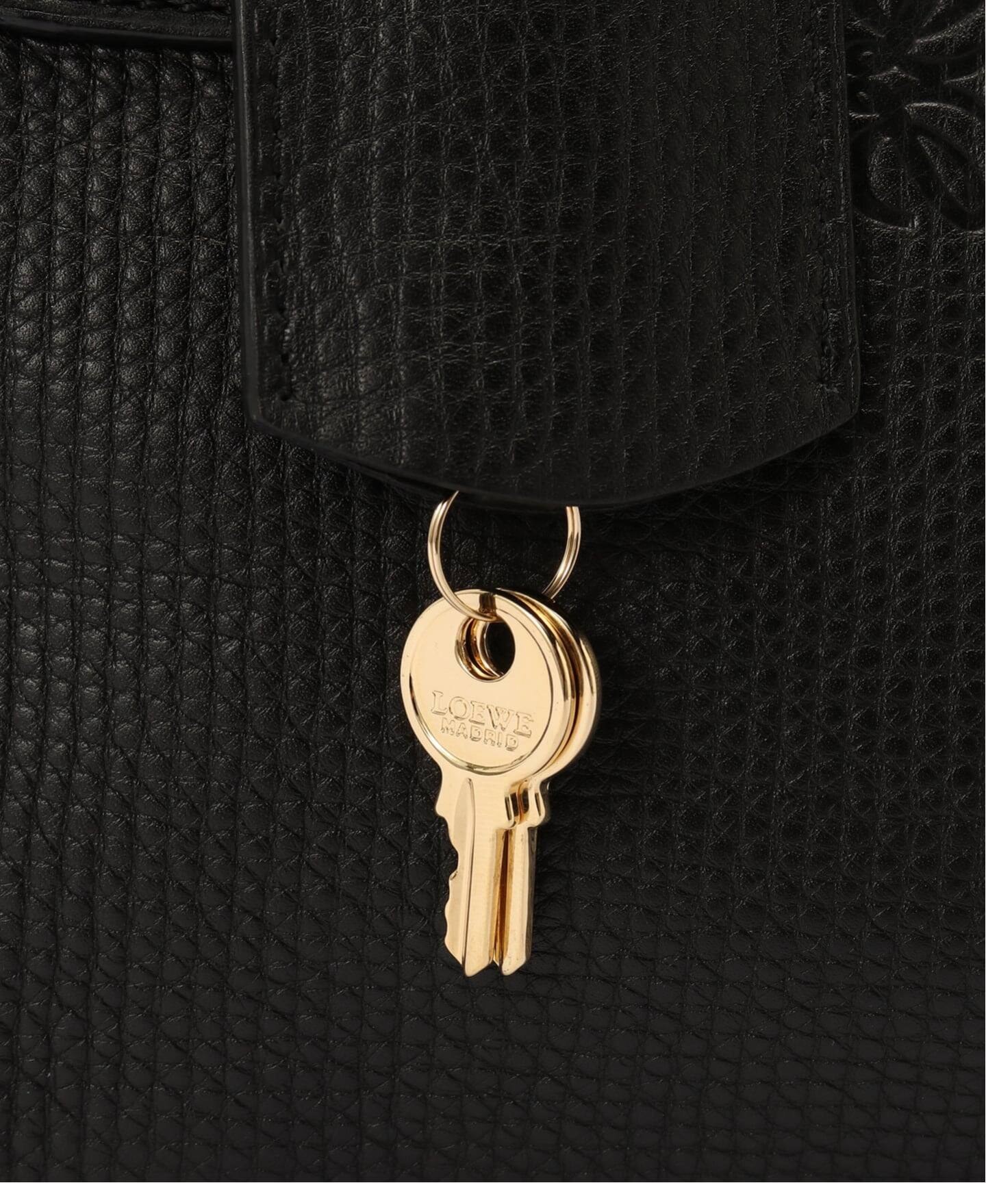 LOEWE Amazona / アマソナ（ハンドバッグ）｜HIROB（ヒロブ）の通販
