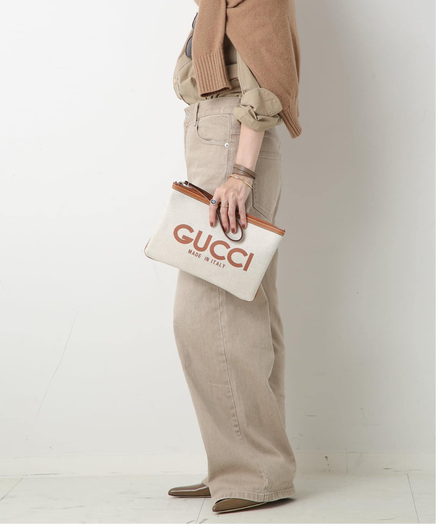 ✨美品✨GUCCIクラッチバッグ GG レザー ホワイト ブラウン 証明書付 GUCCI/グッチ】クラッチバッグ logo canvas（クラッチバッグ