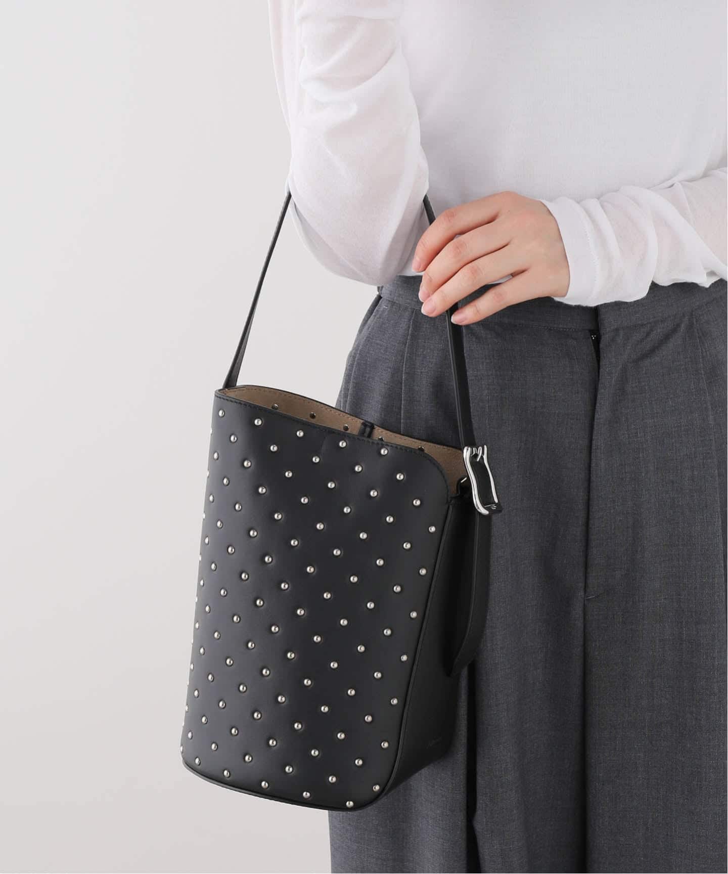 J&M DAVIDSON/J&Mデヴィッドソン QUIVER BUCKET MINI STUDDED バッグ