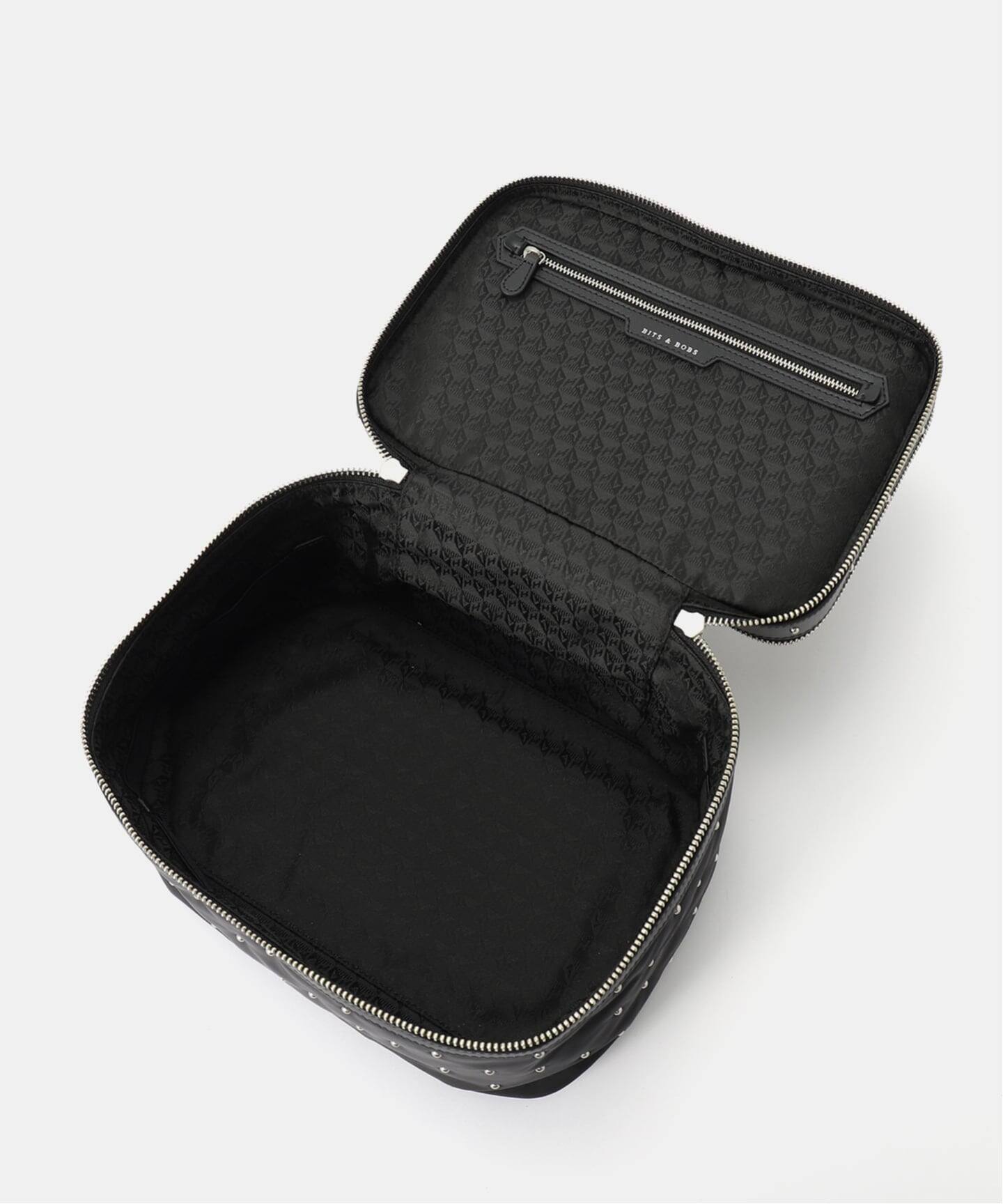 ANYA HINDMARCH/アニヤ ハインドマーチ Vanity Kit Studs in Blac