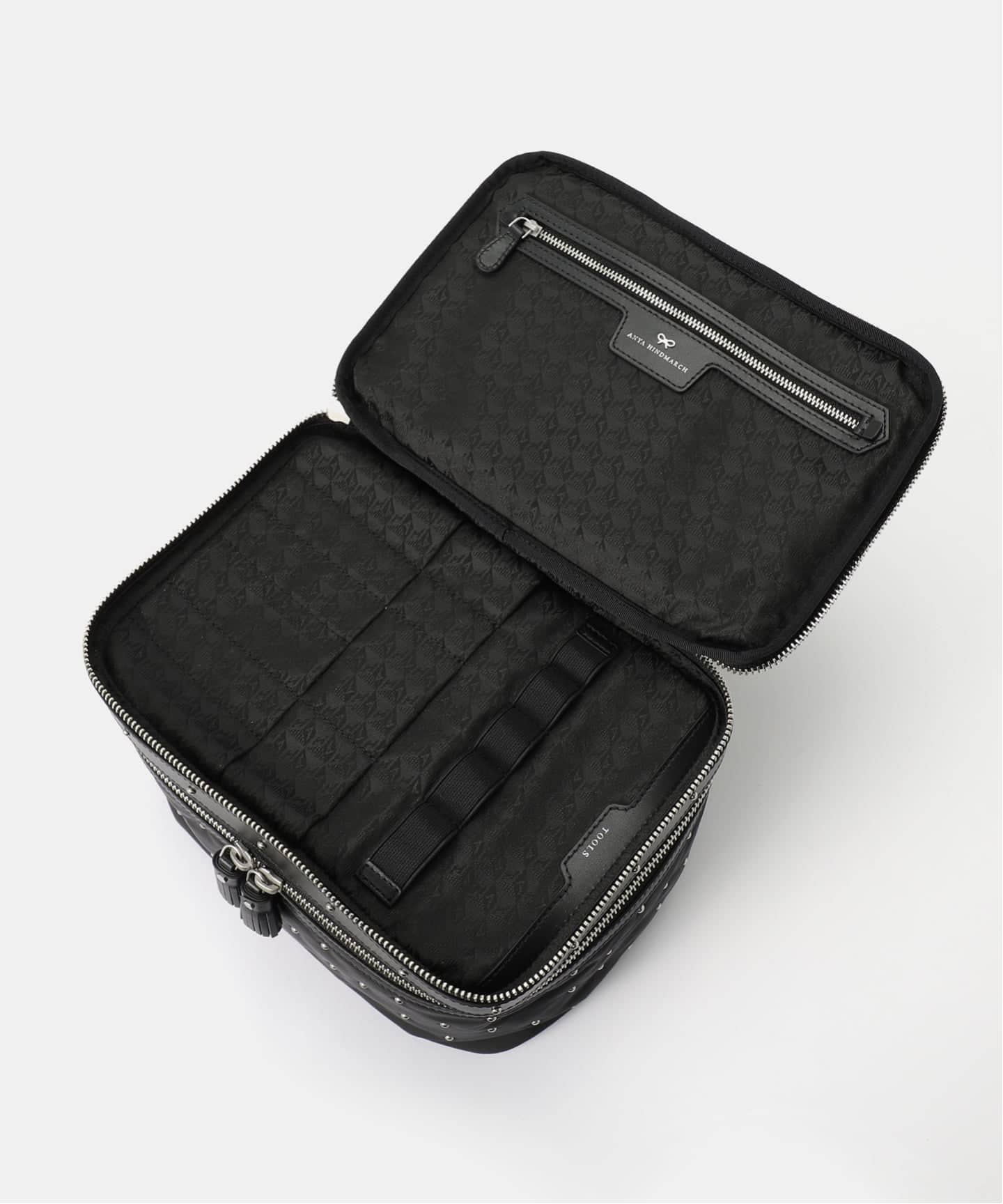 ANYA HINDMARCH/アニヤ ハインドマーチ Vanity Kit Studs in Blac