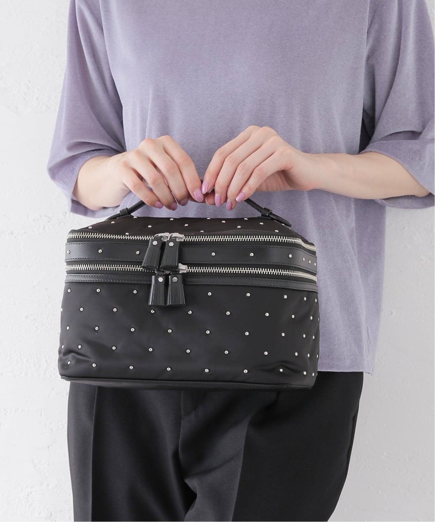 ANYA HINDMARCH/アニヤ ハインドマーチ Vanity Kit Studs in Blac 