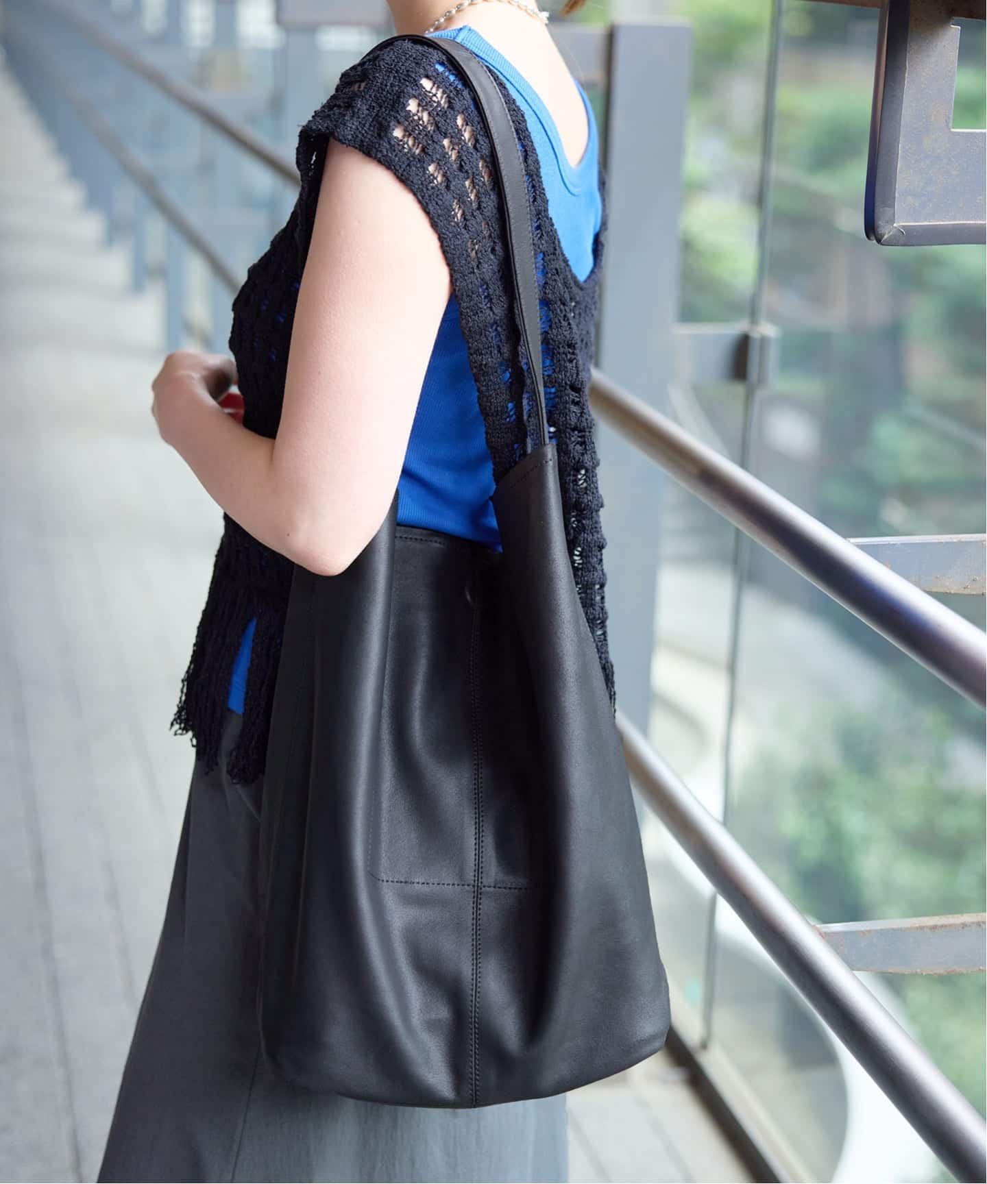Morphee/モルフェ CYLINDER(M size)BLACK バッグ（ショルダーバッグ