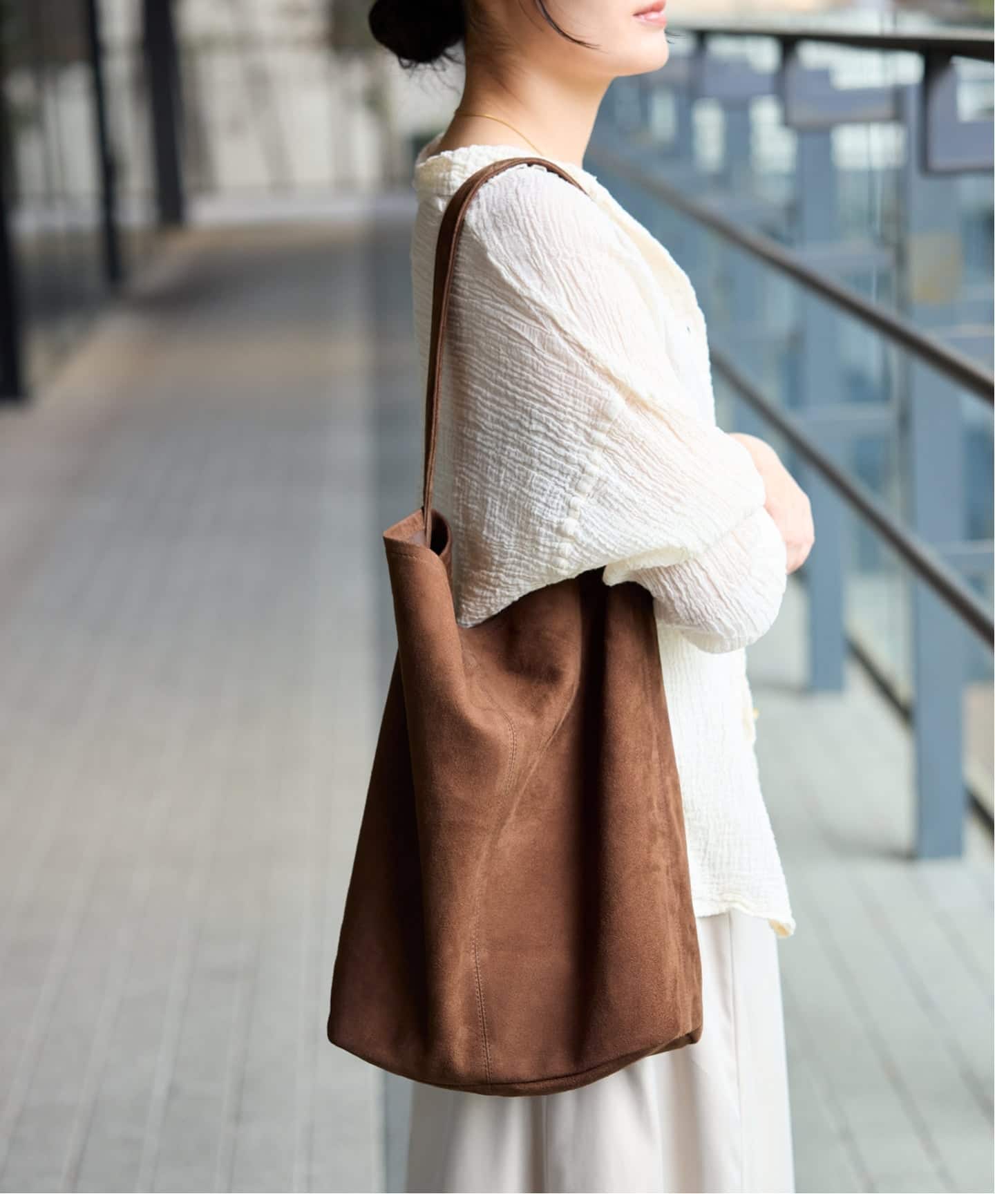 バッグ Morphee / CYLINDER M SUEDE / CAMEL Morphee/モルフェ CYLINDER(M size)OIL SUEDE BROWN バッグ