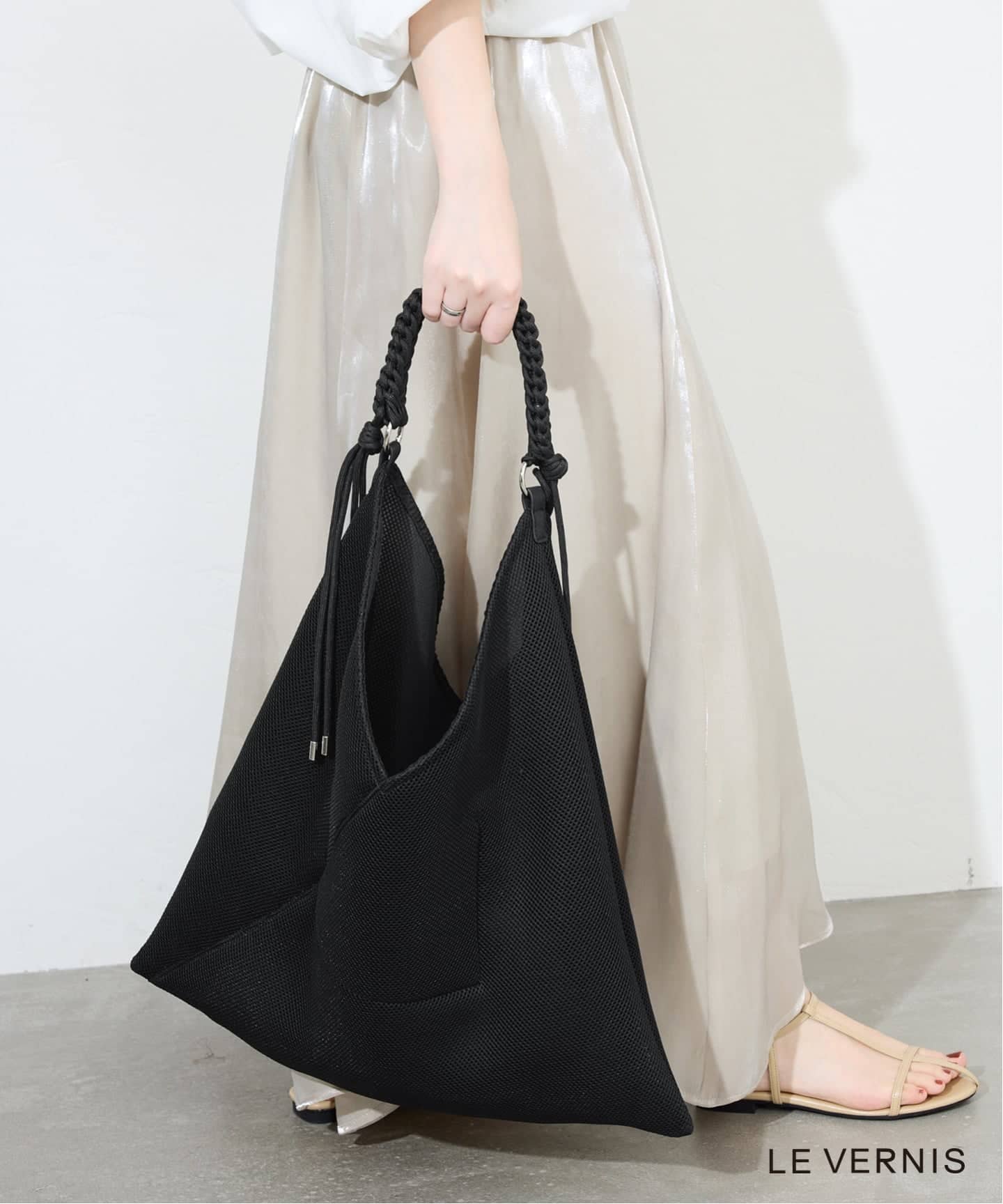 WEB限定/追加2予約》LE VERNIS パラコードハンドルメッシュバック 235