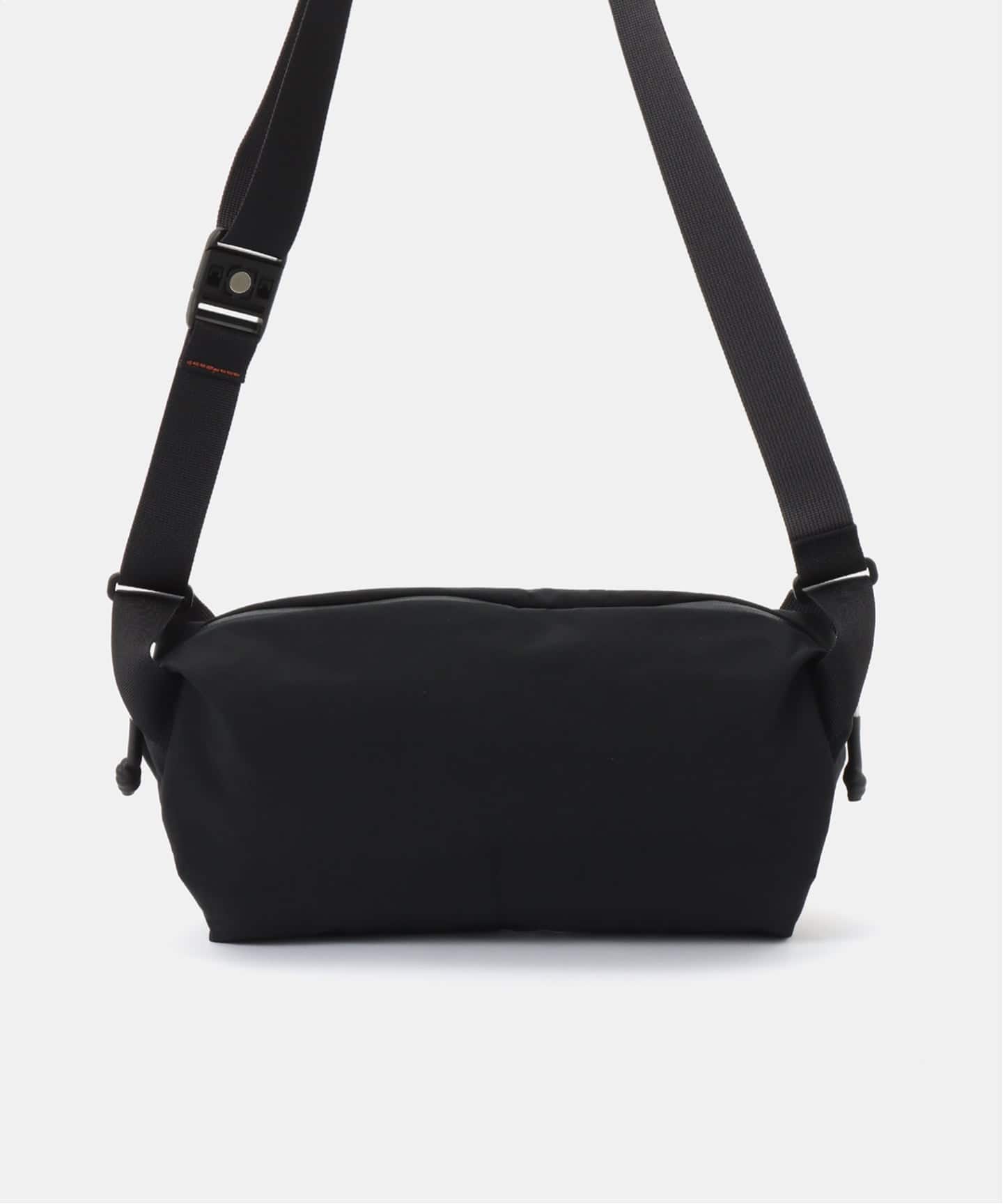 Bellroy ベルロイ Lite Sling BLLA234（ショルダーバッグ）｜VERMEIL