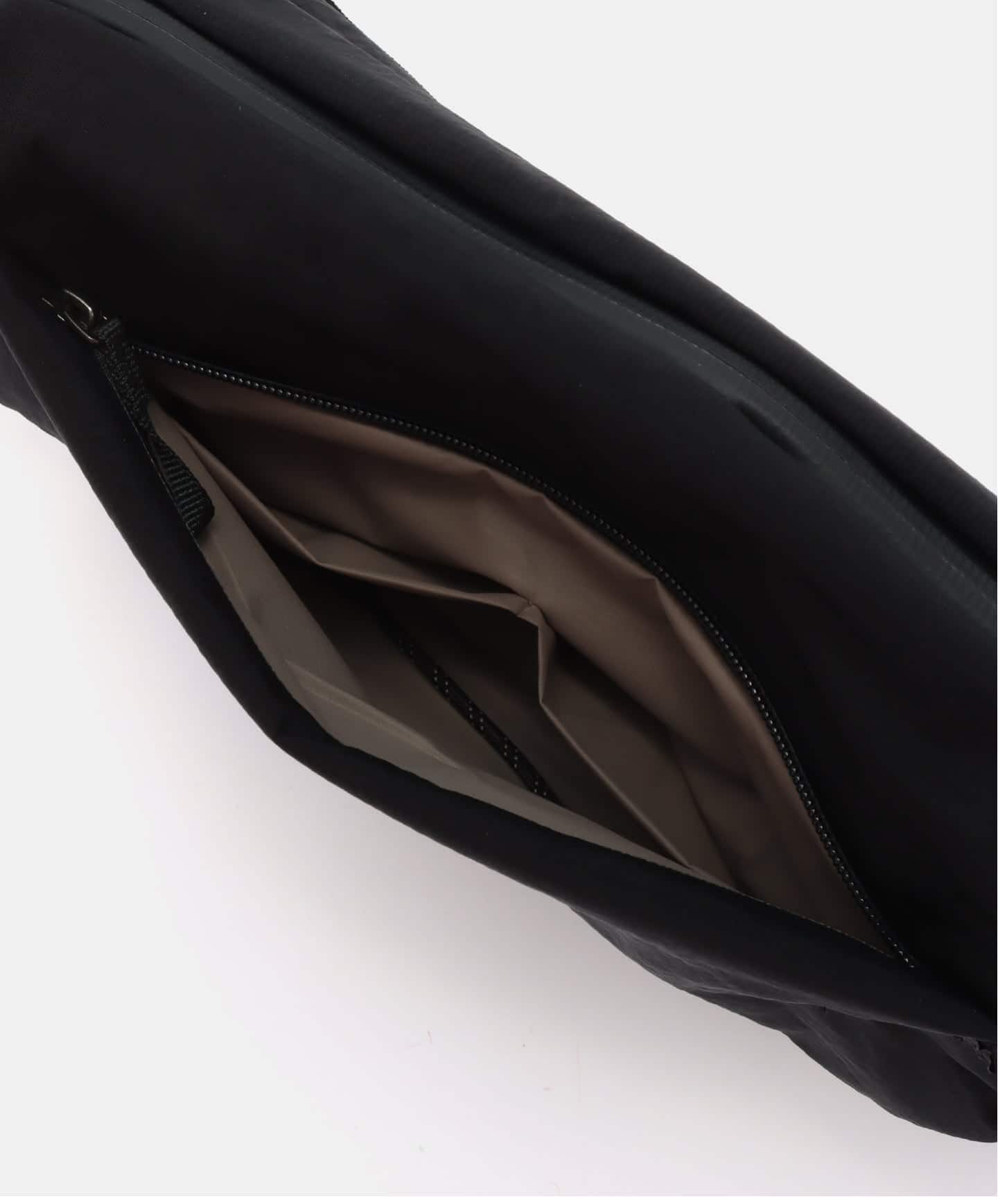 Bellroy ベルロイ Lite Sling BLLA234（ショルダーバッグ）｜VERMEIL