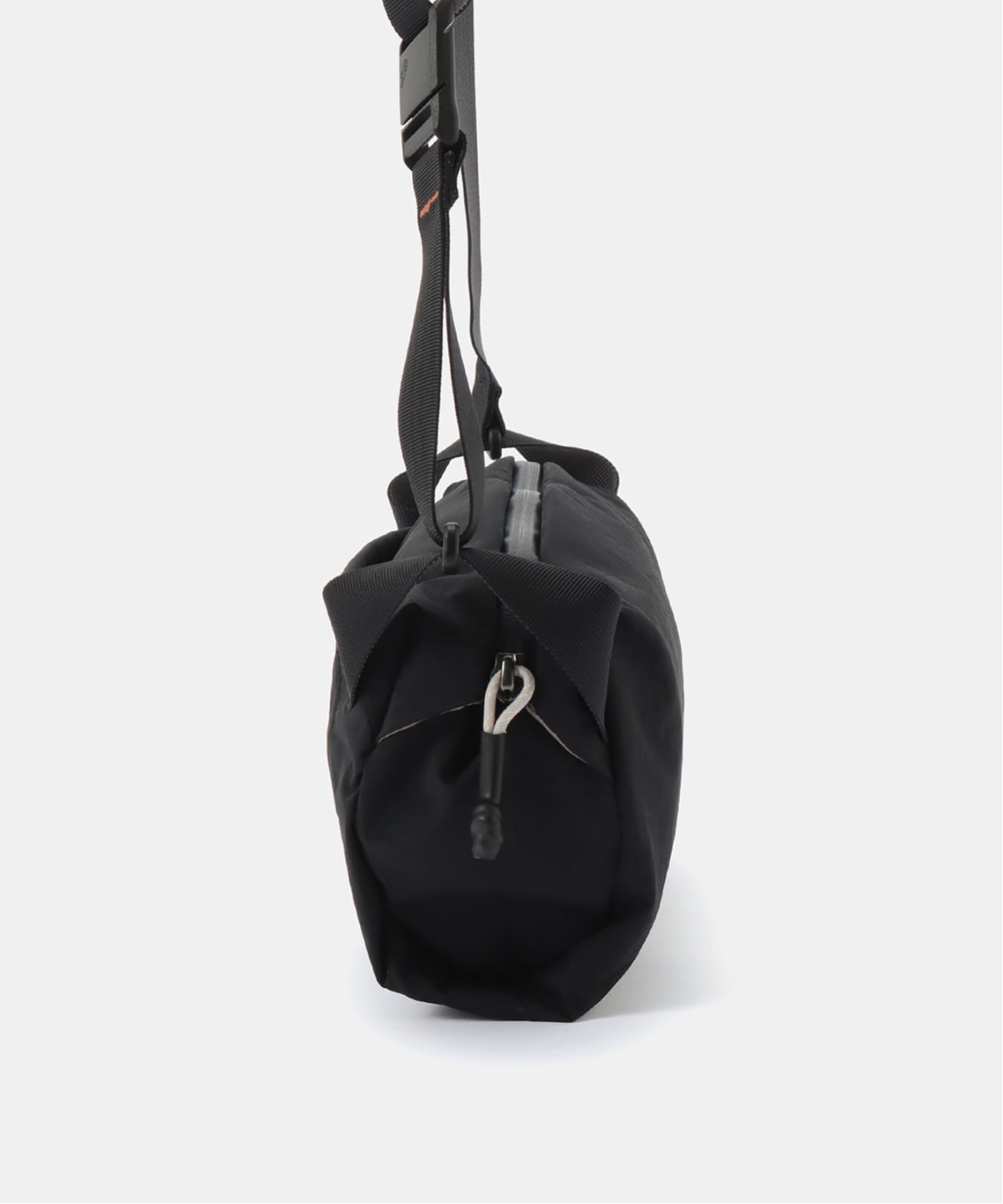 追加》Bellroy ベルロイ Lite Sling BLLA-BLK-234（ショルダーバッグ